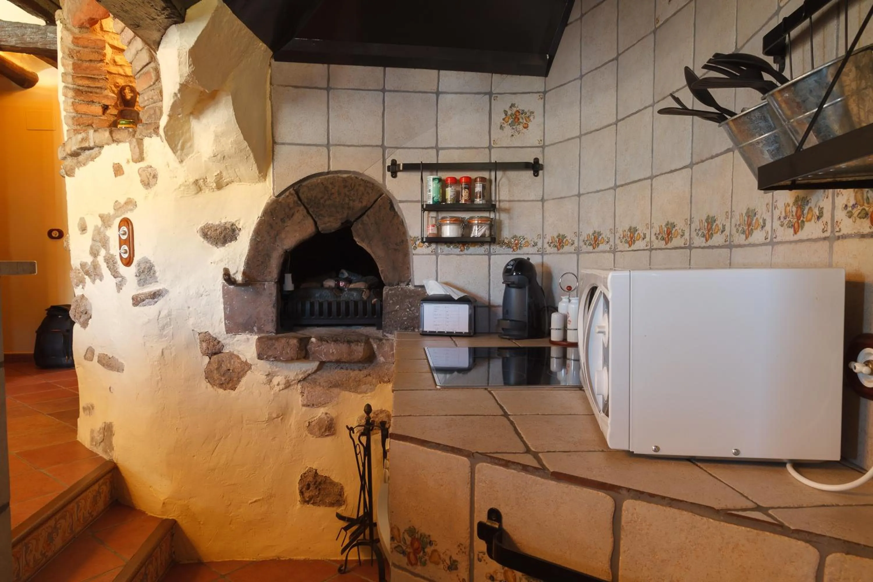 Property building in El Molí de Pontons suites con jacuzzi spa