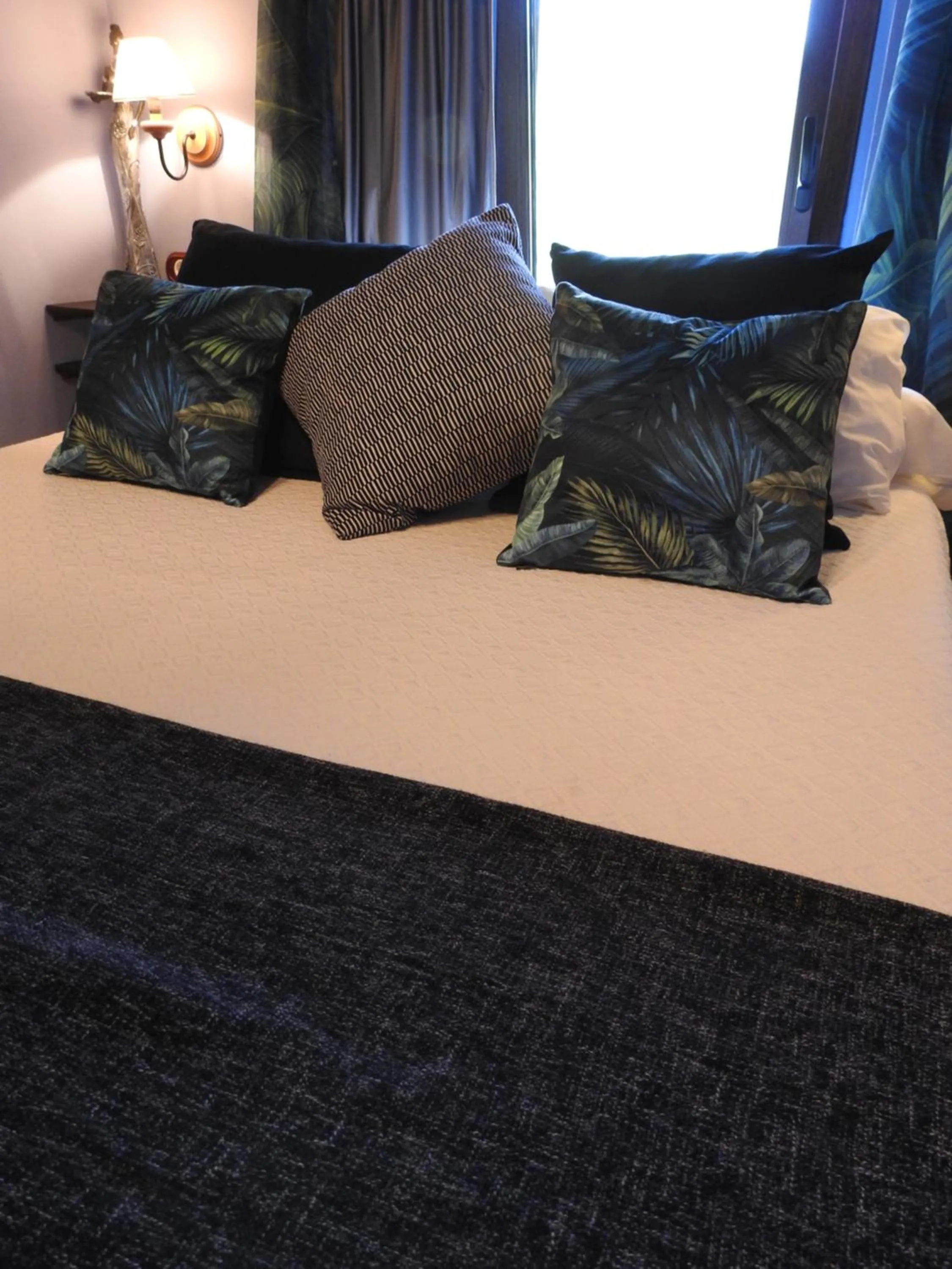 Bed in El Molí de Pontons suites con jacuzzi spa