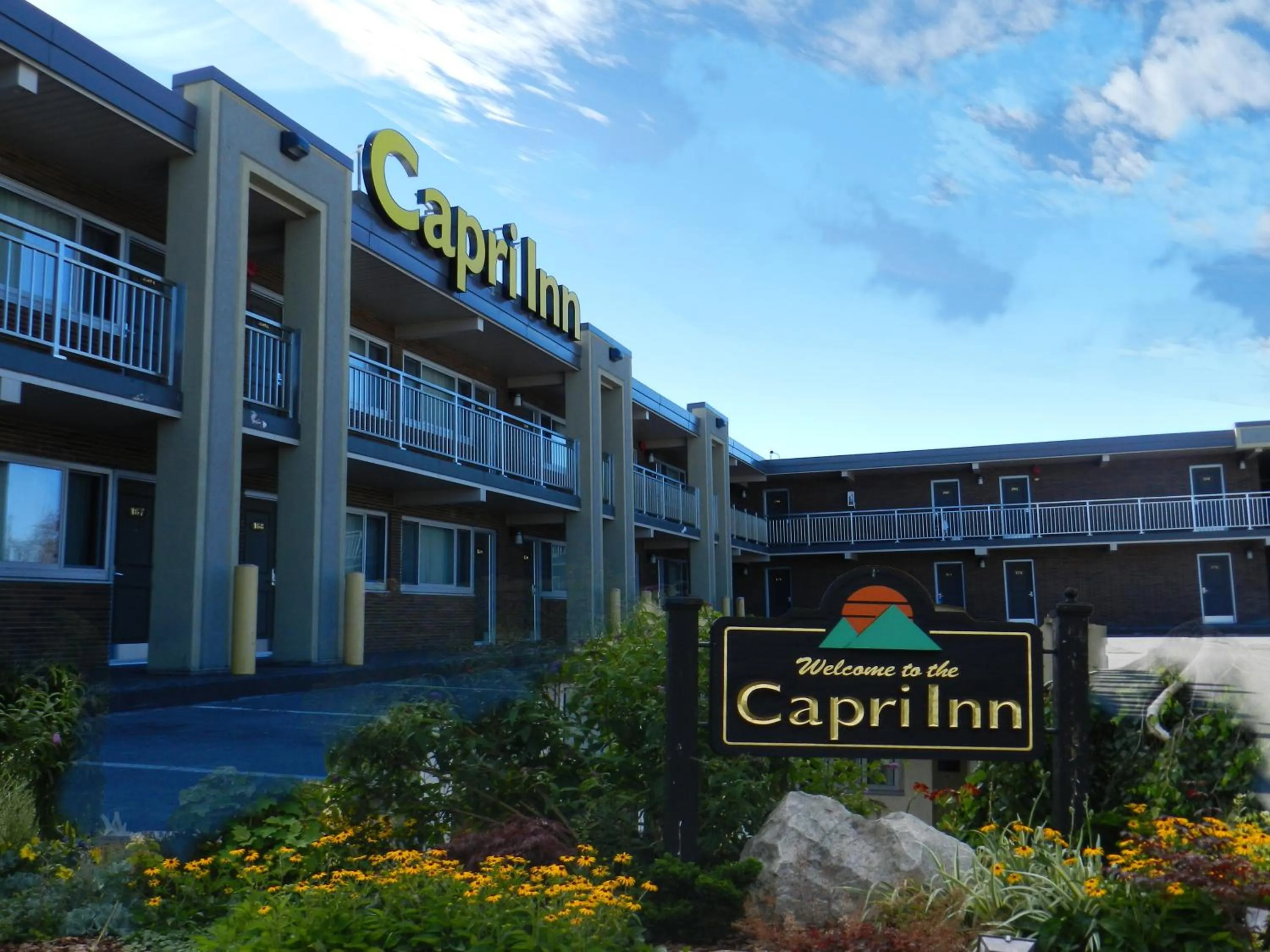 Facade/entrance in Capri Inn