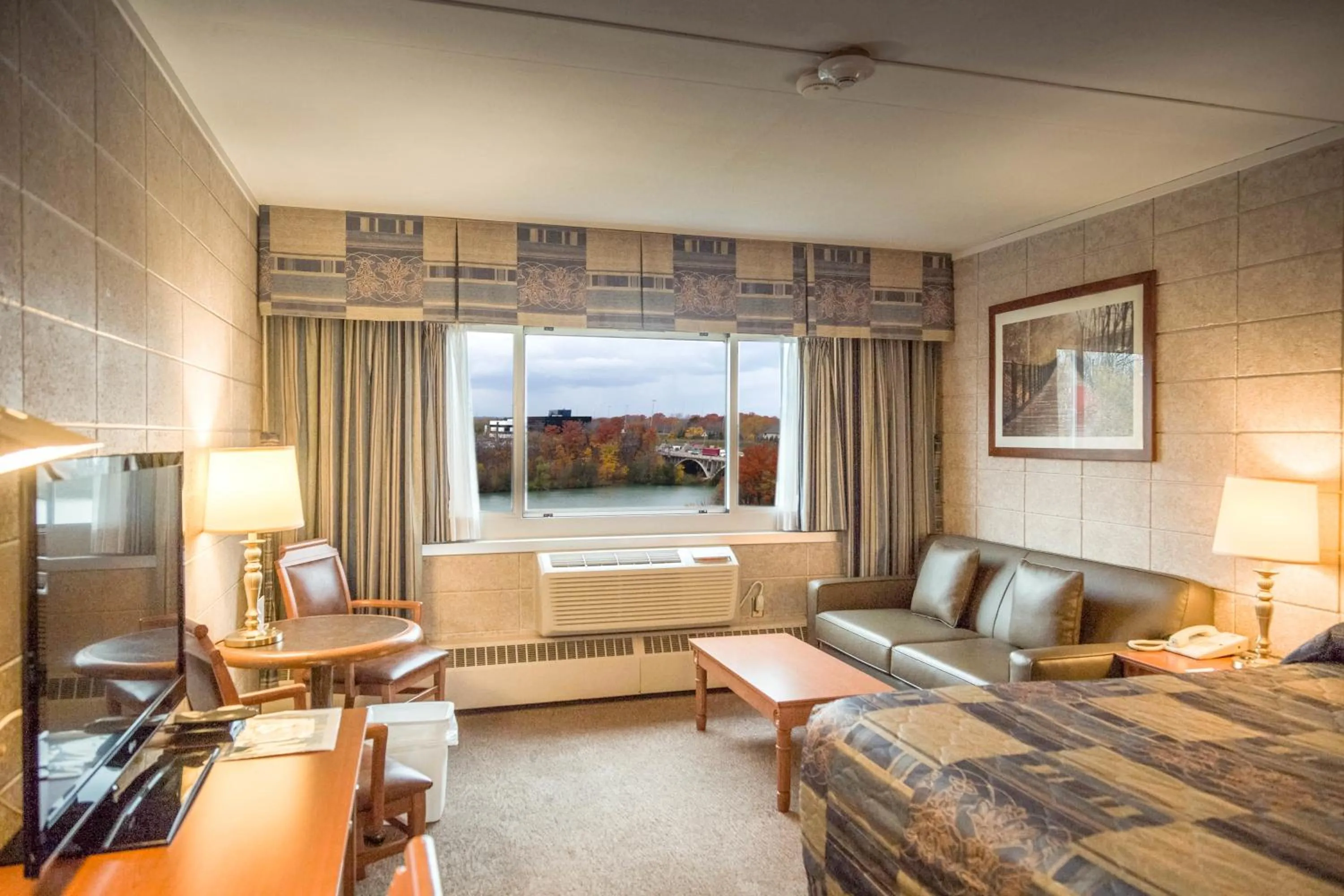 Bedroom in Capri Inn