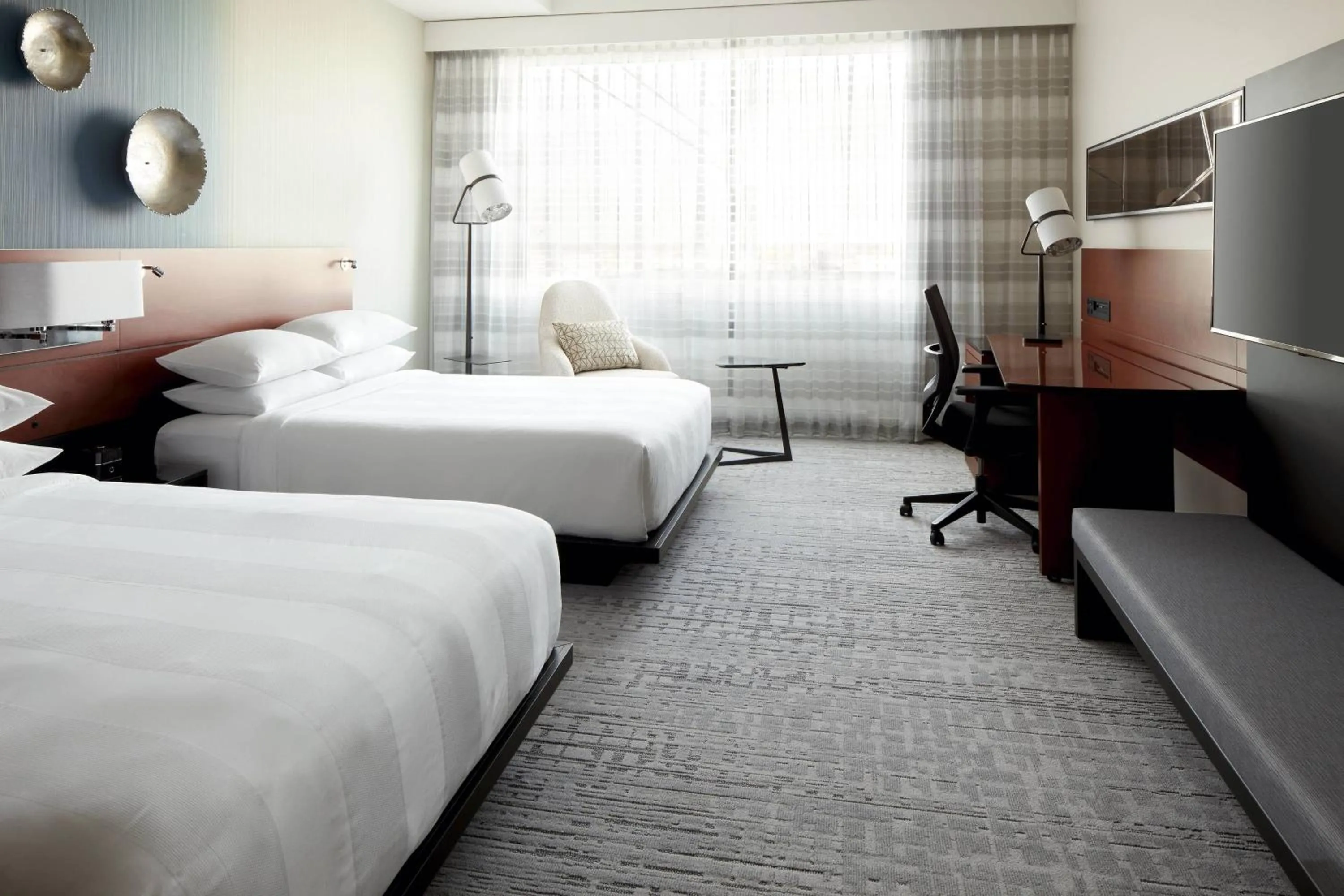 Photo of the whole room, Bed in Marriott Montreal Airport In-Terminal Hotel