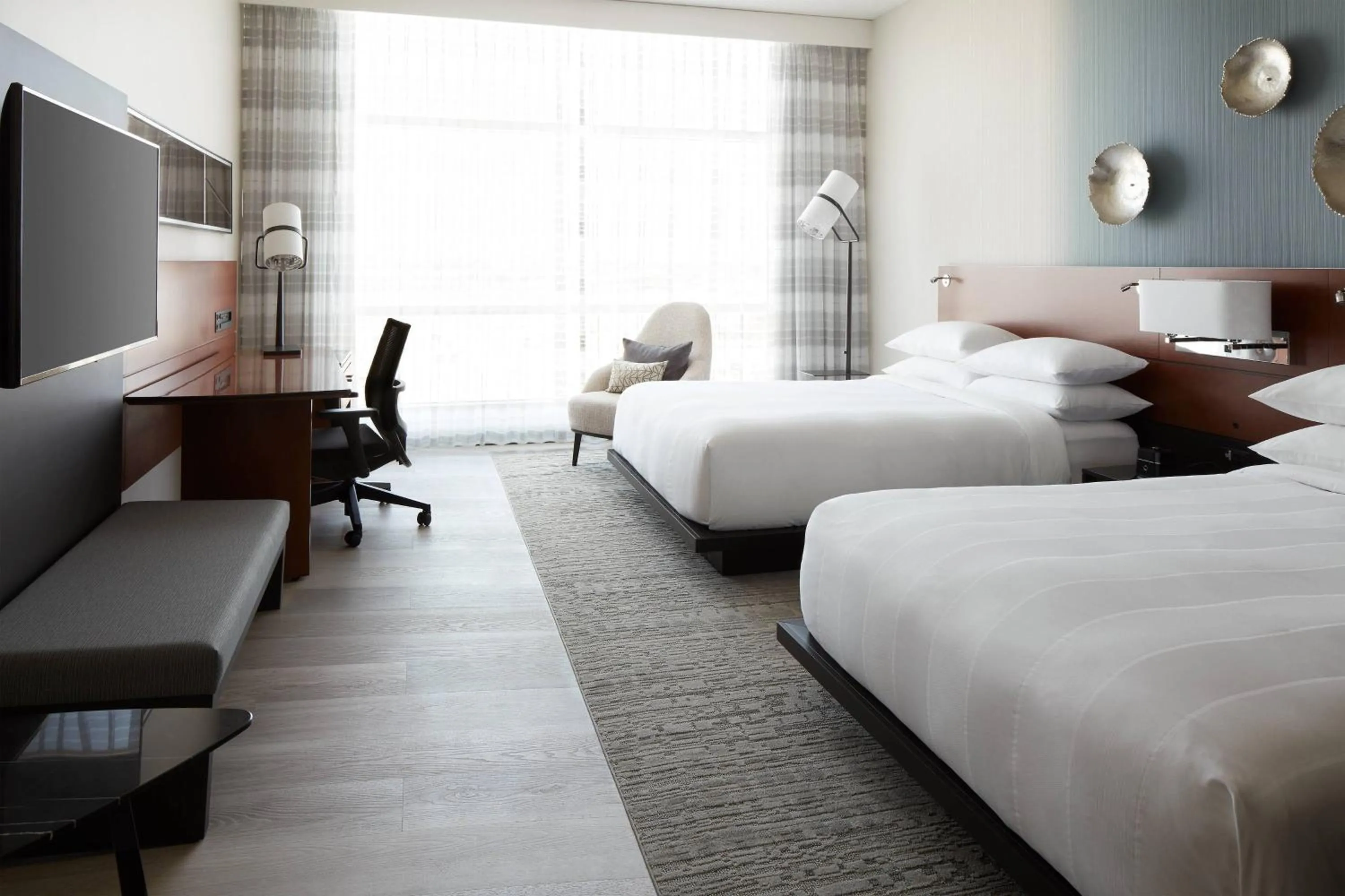 Photo of the whole room, Bed in Marriott Montreal Airport In-Terminal Hotel