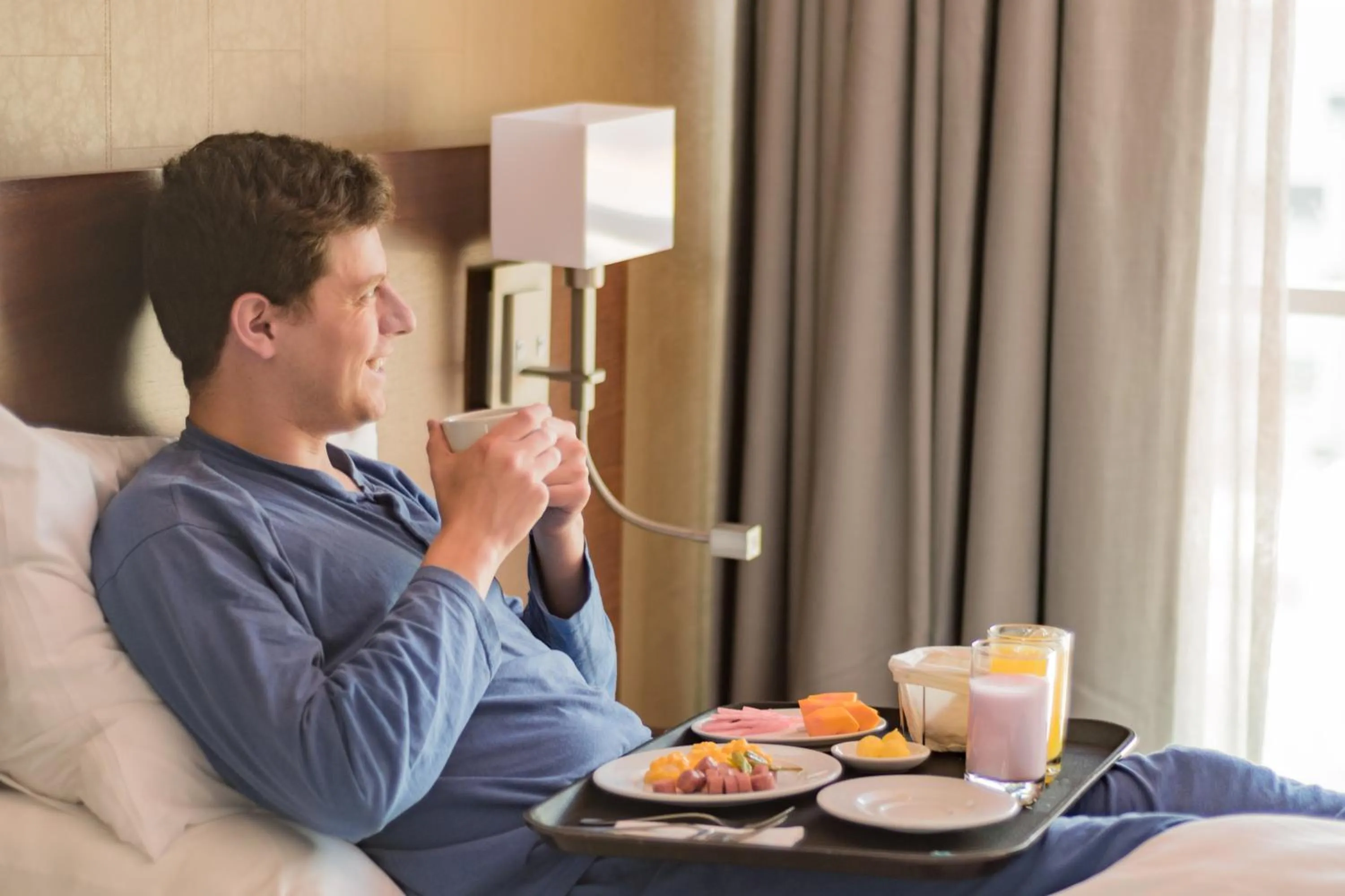 Breakfast, Bed in Hotel Rennova