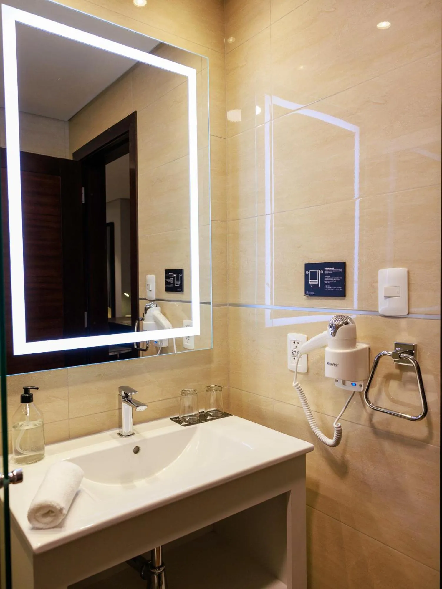 Bathroom in Hotel Rennova