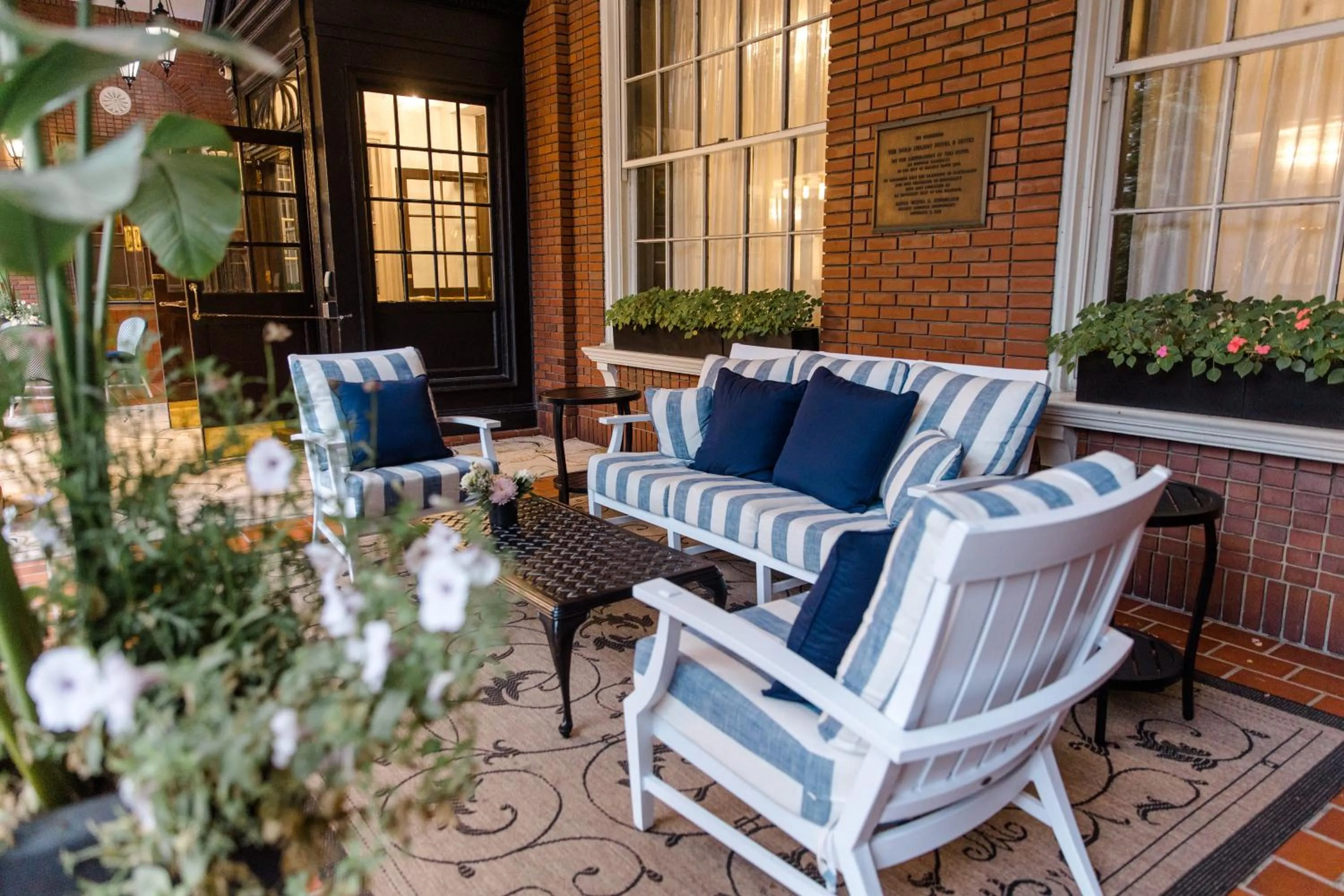 Patio in The Lord Nelson Hotel & Suites