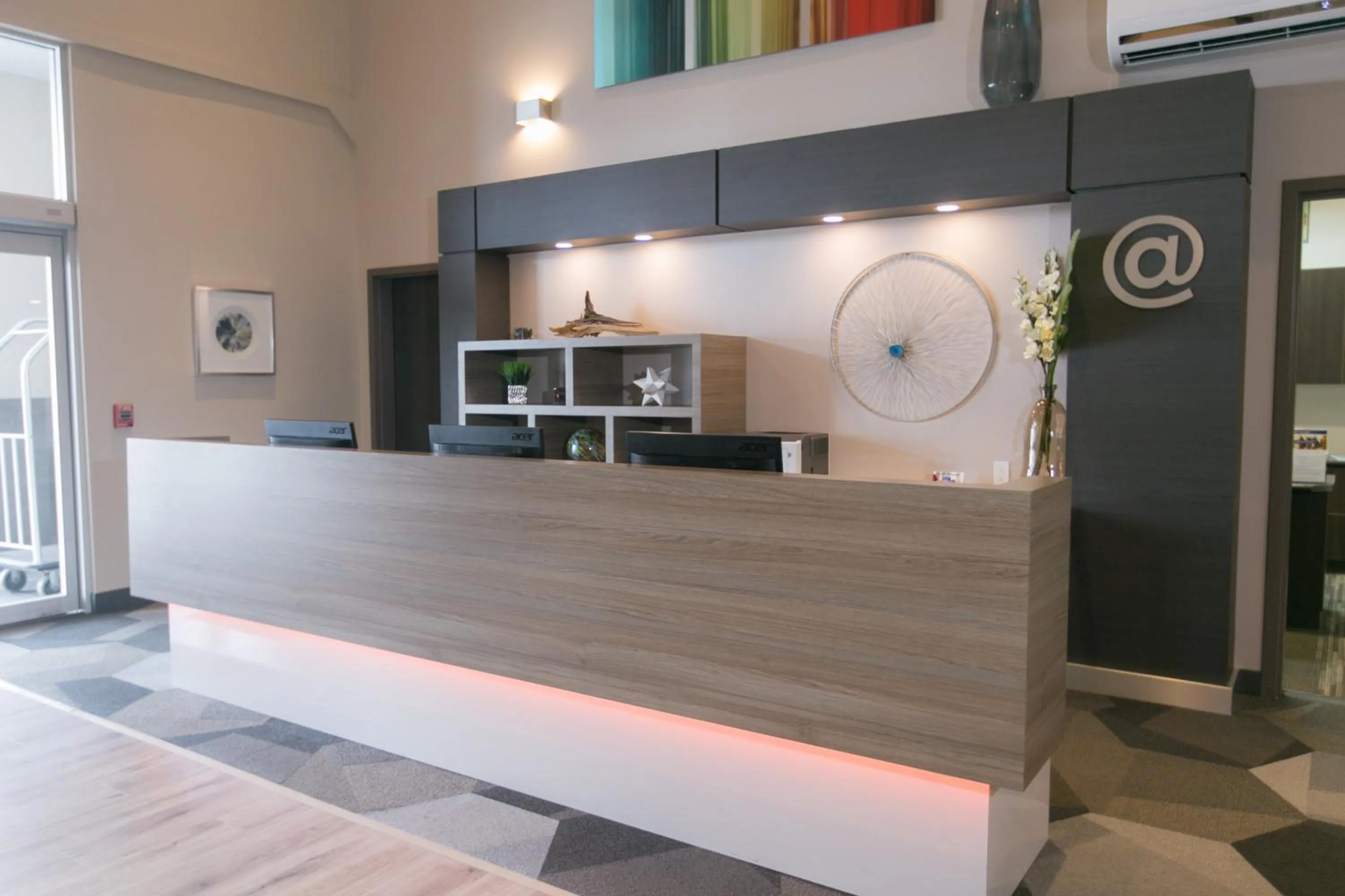 Lobby or reception in Best Western Dartmouth Hotel & Suites