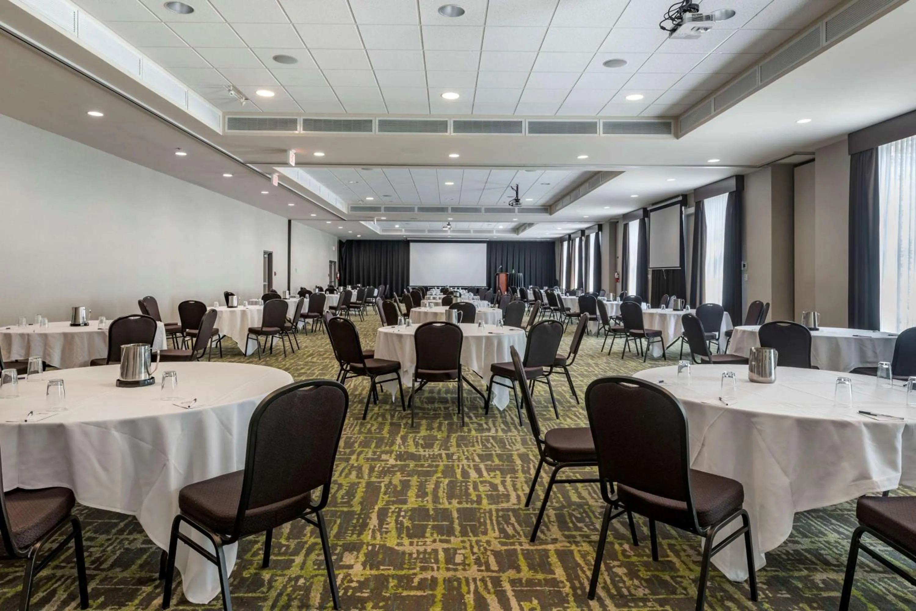 Meeting/conference room in Best Western Dartmouth Hotel & Suites