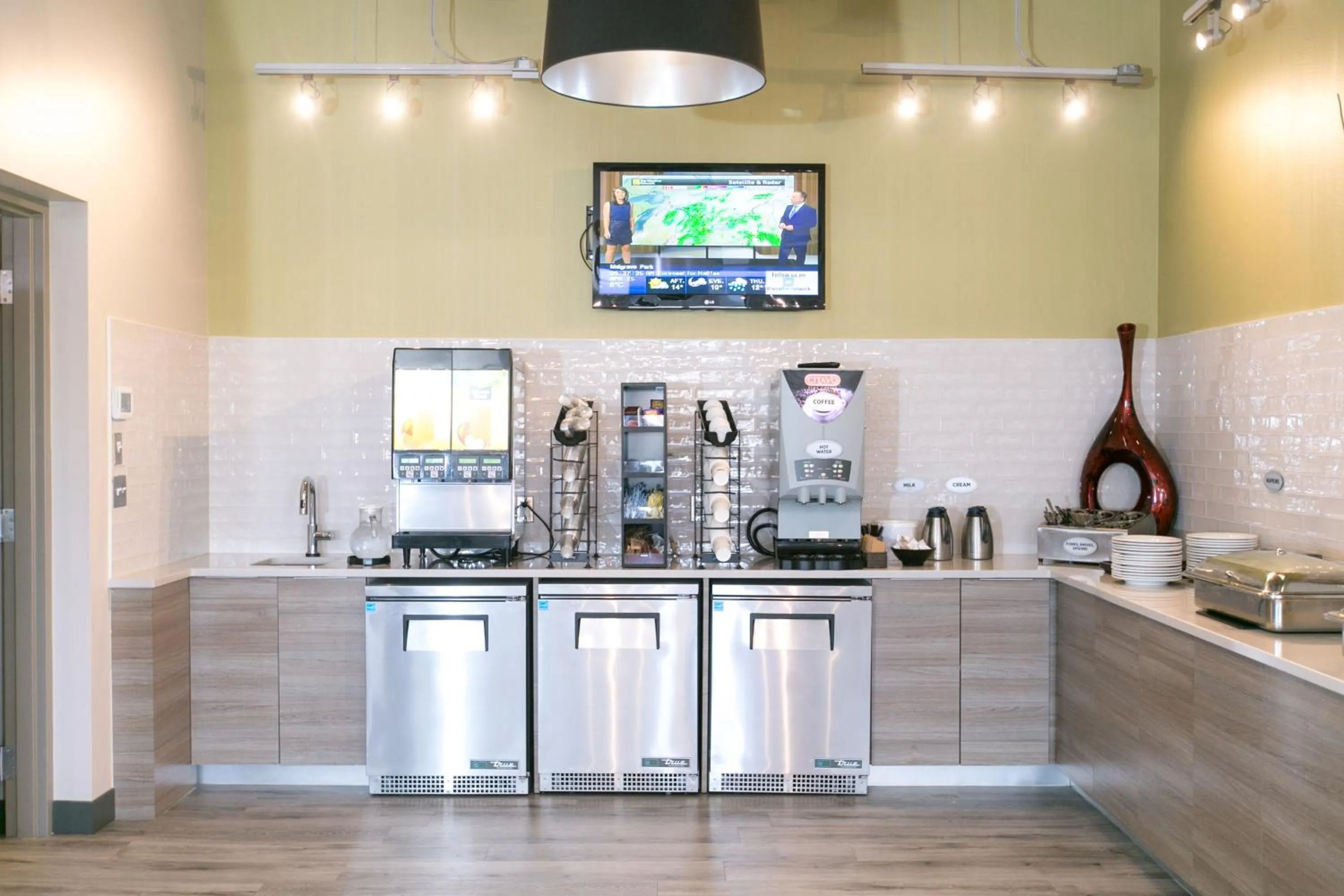 Breakfast in Best Western Dartmouth Hotel & Suites