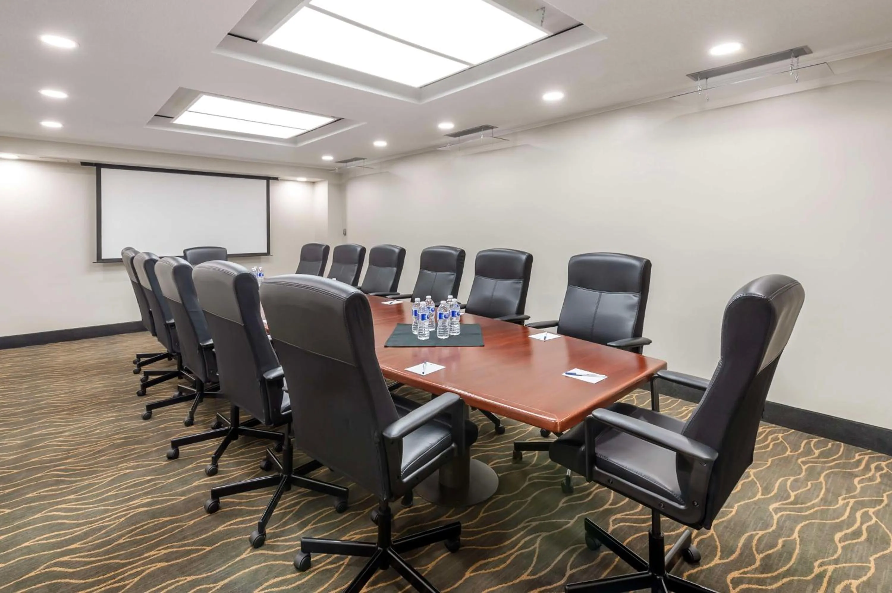 Meeting/conference room in Best Western Plus Ottawa City Centre