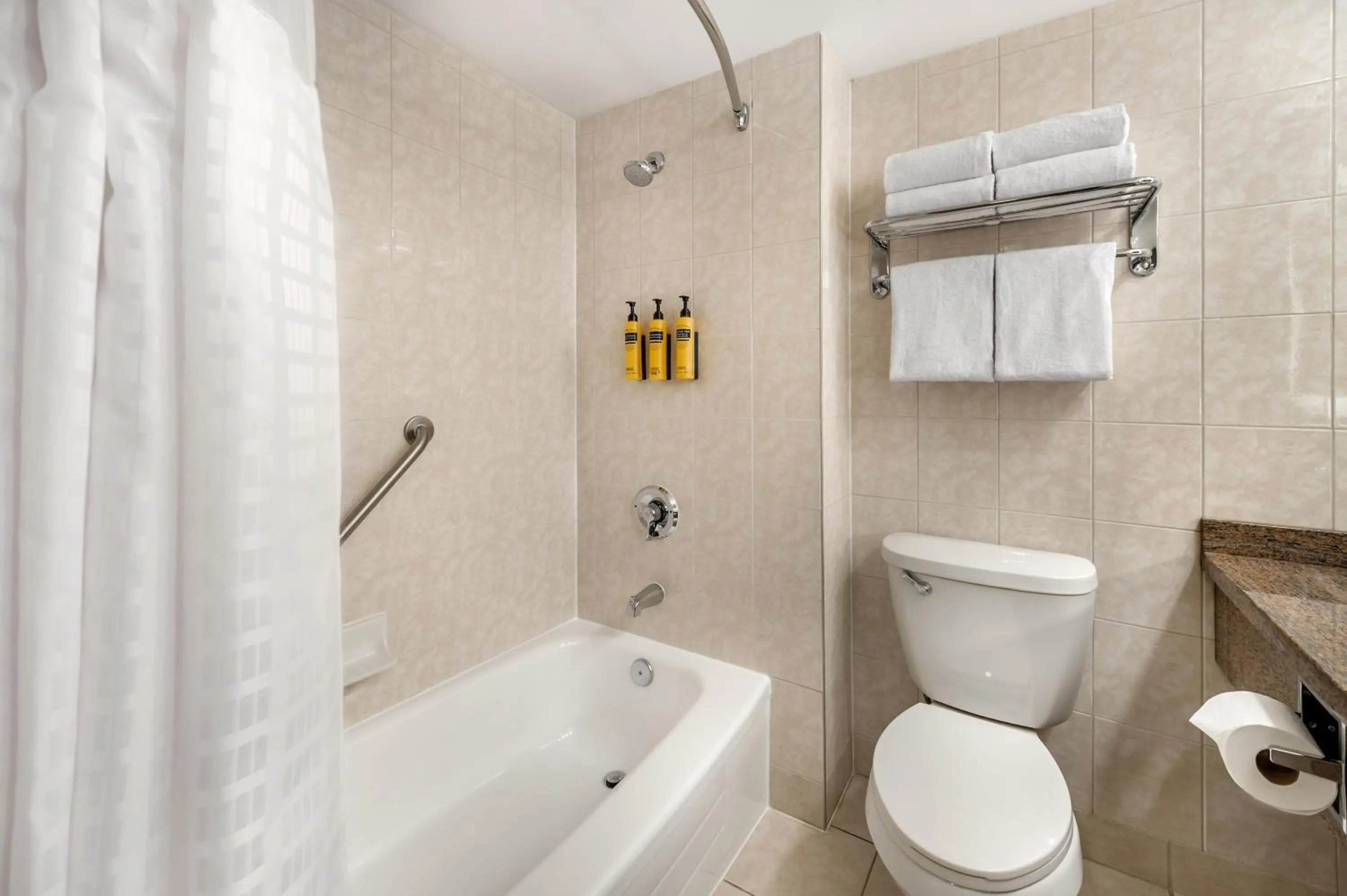 Bathroom in Best Western Plus Ottawa City Centre