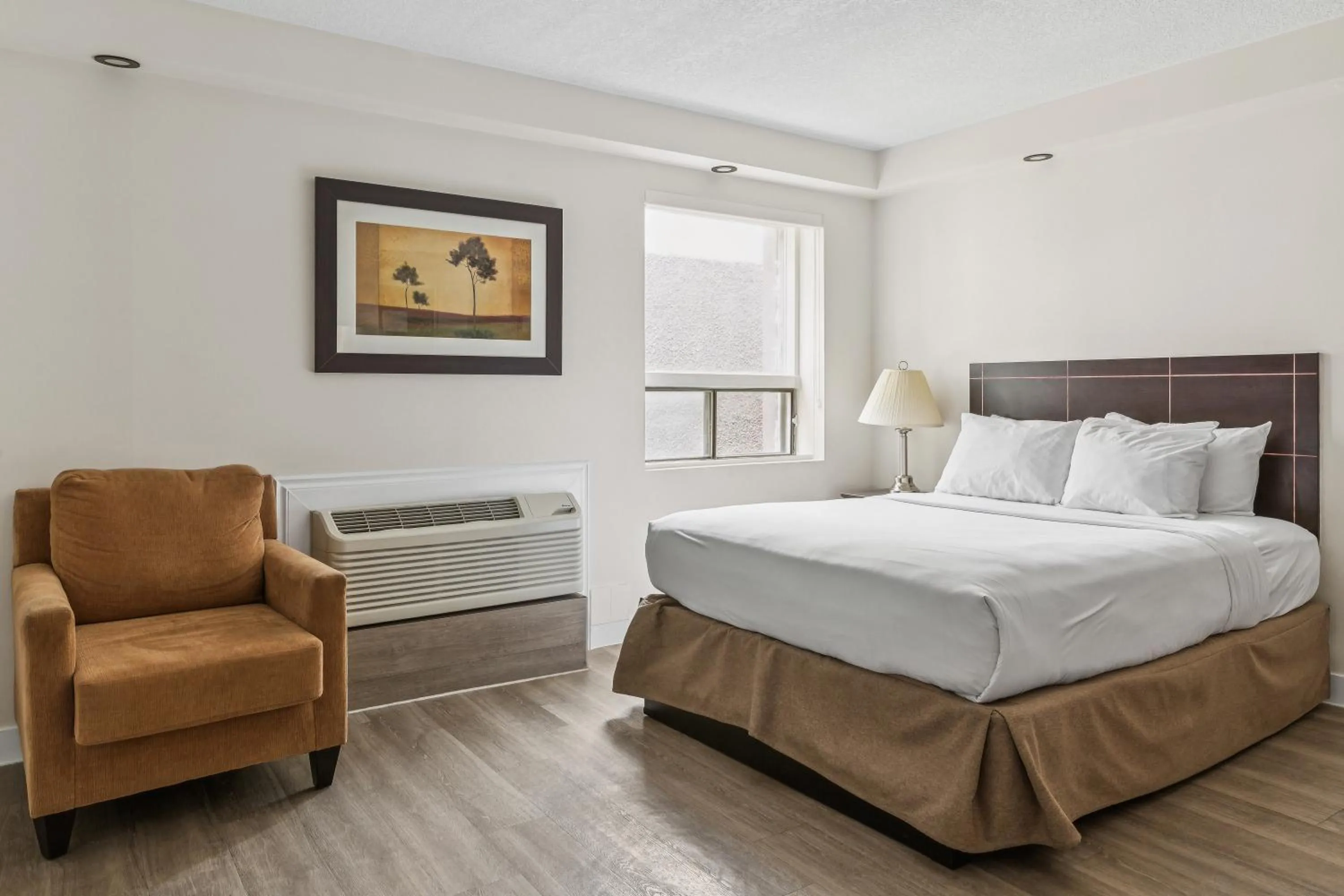 Bed in Radisson Hotel & Conference Centre Edmonton