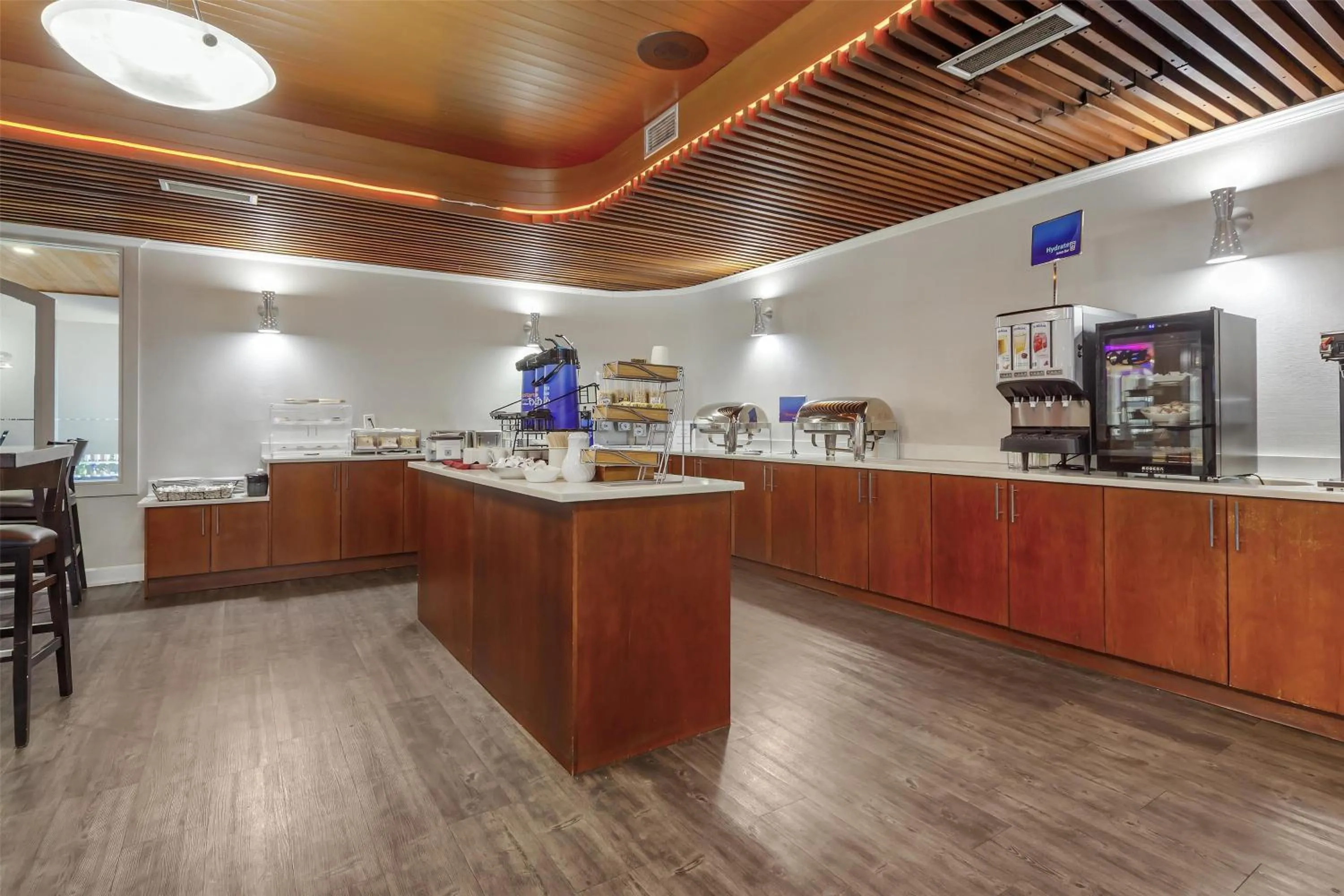 Breakfast in Best Western Cedar Park Inn