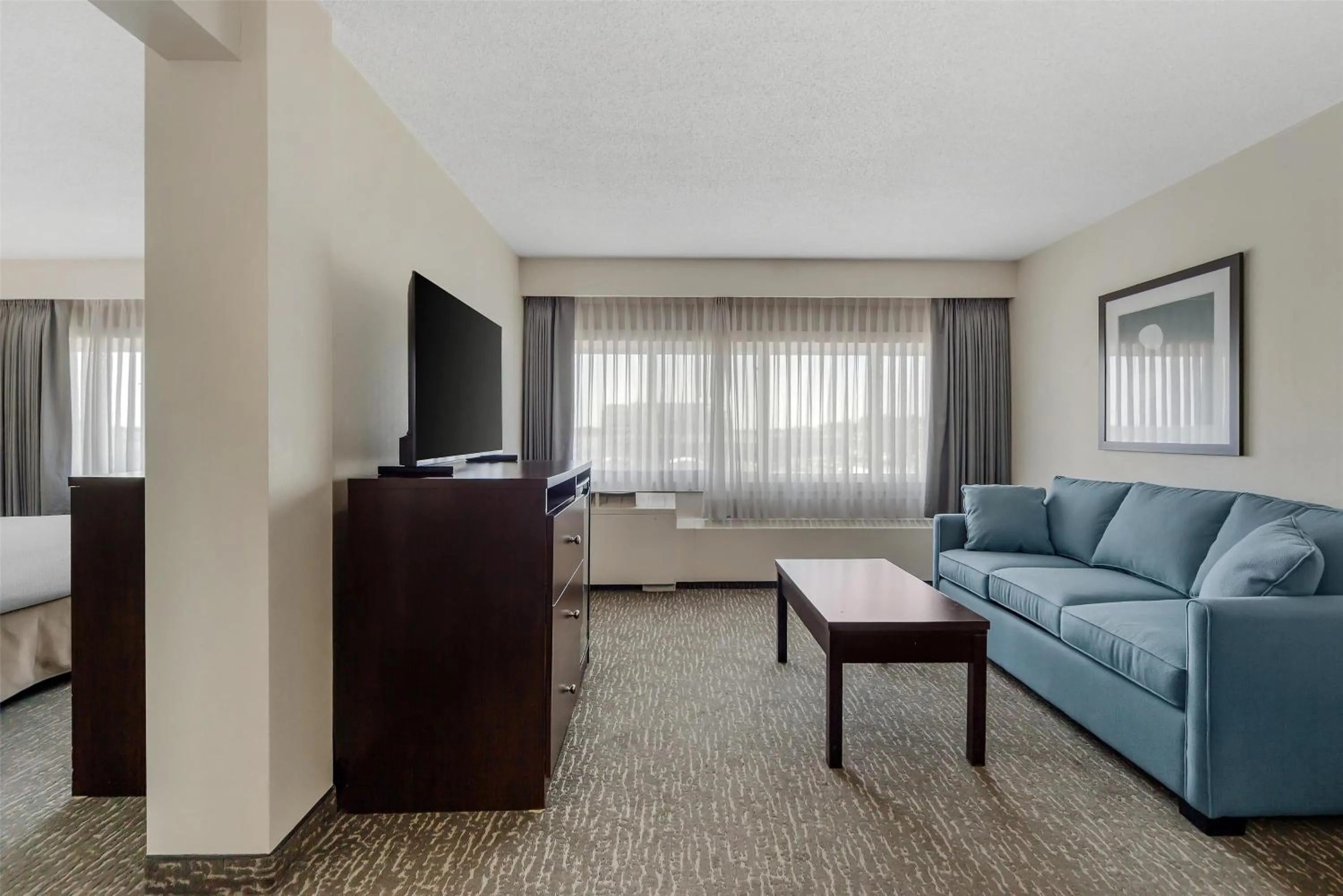 Bedroom in Best Western Cedar Park Inn