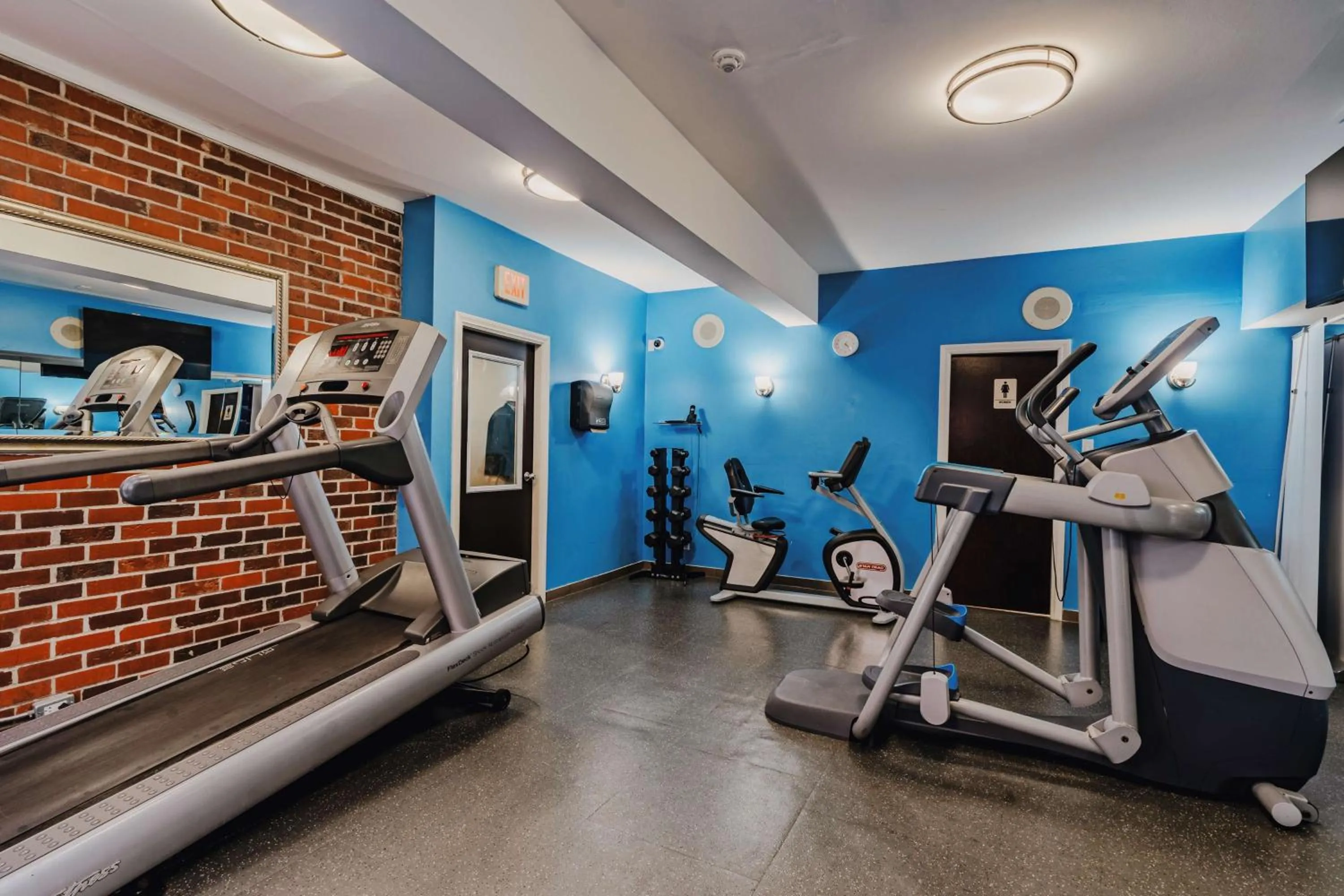 Fitness centre/facilities in SureStay Plus by Best Western Coquitlam