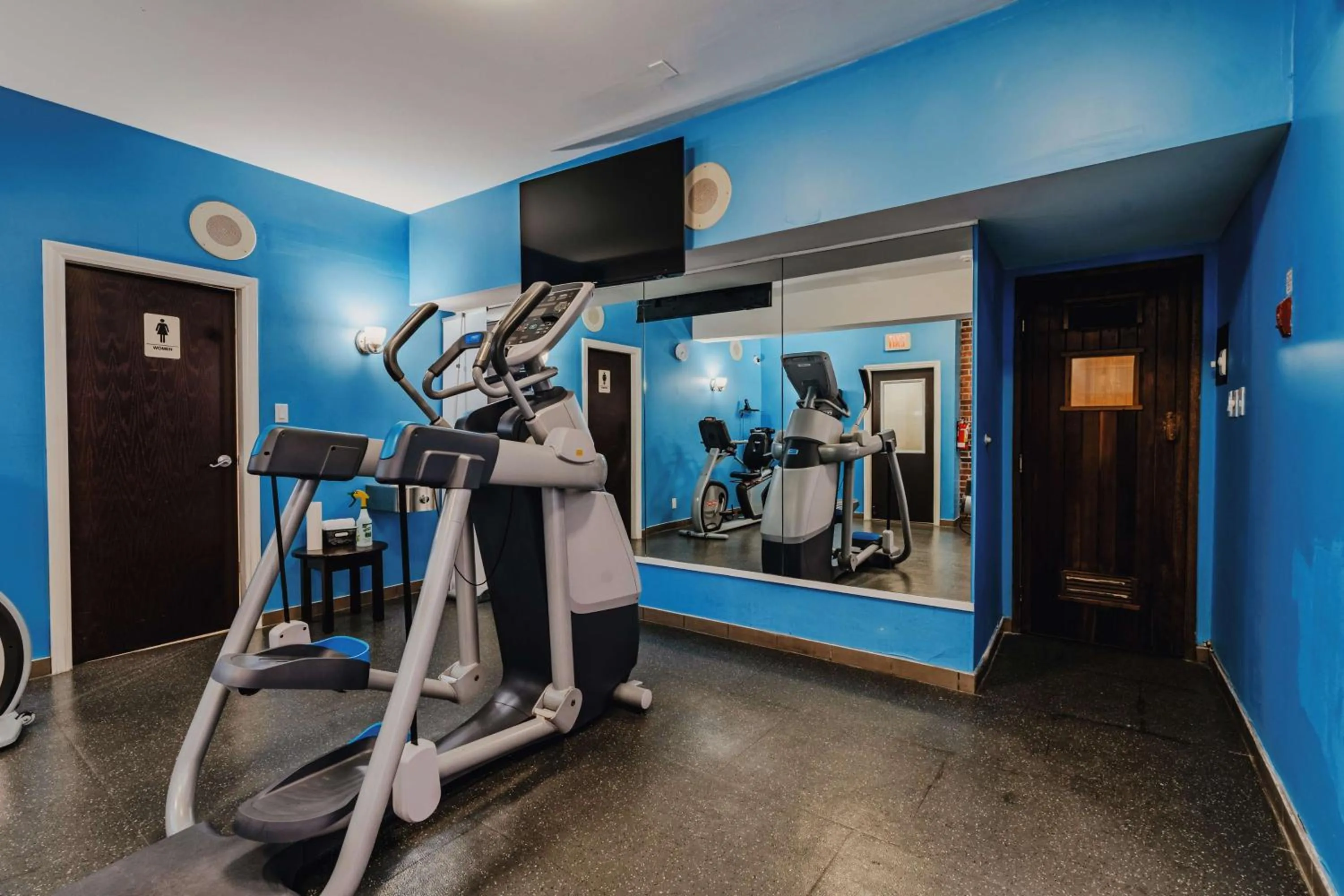 Fitness centre/facilities in SureStay Plus by Best Western Coquitlam