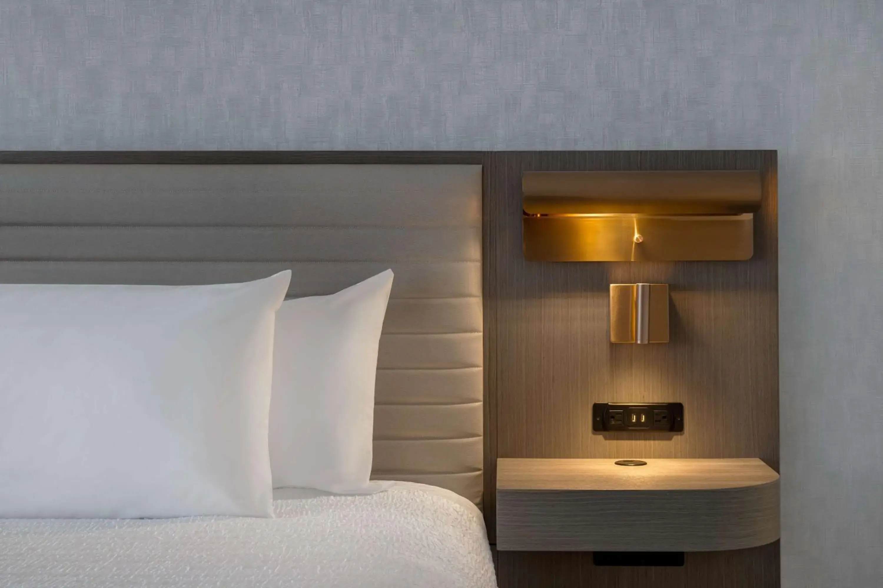 King Studio Suite with Wet Bar and City View in Hampton Inn By Hilton Winnipeg Downtown King Studio Suite with Wet Bar and City View in Hampton Inn By Hilton Winnipeg Downtown