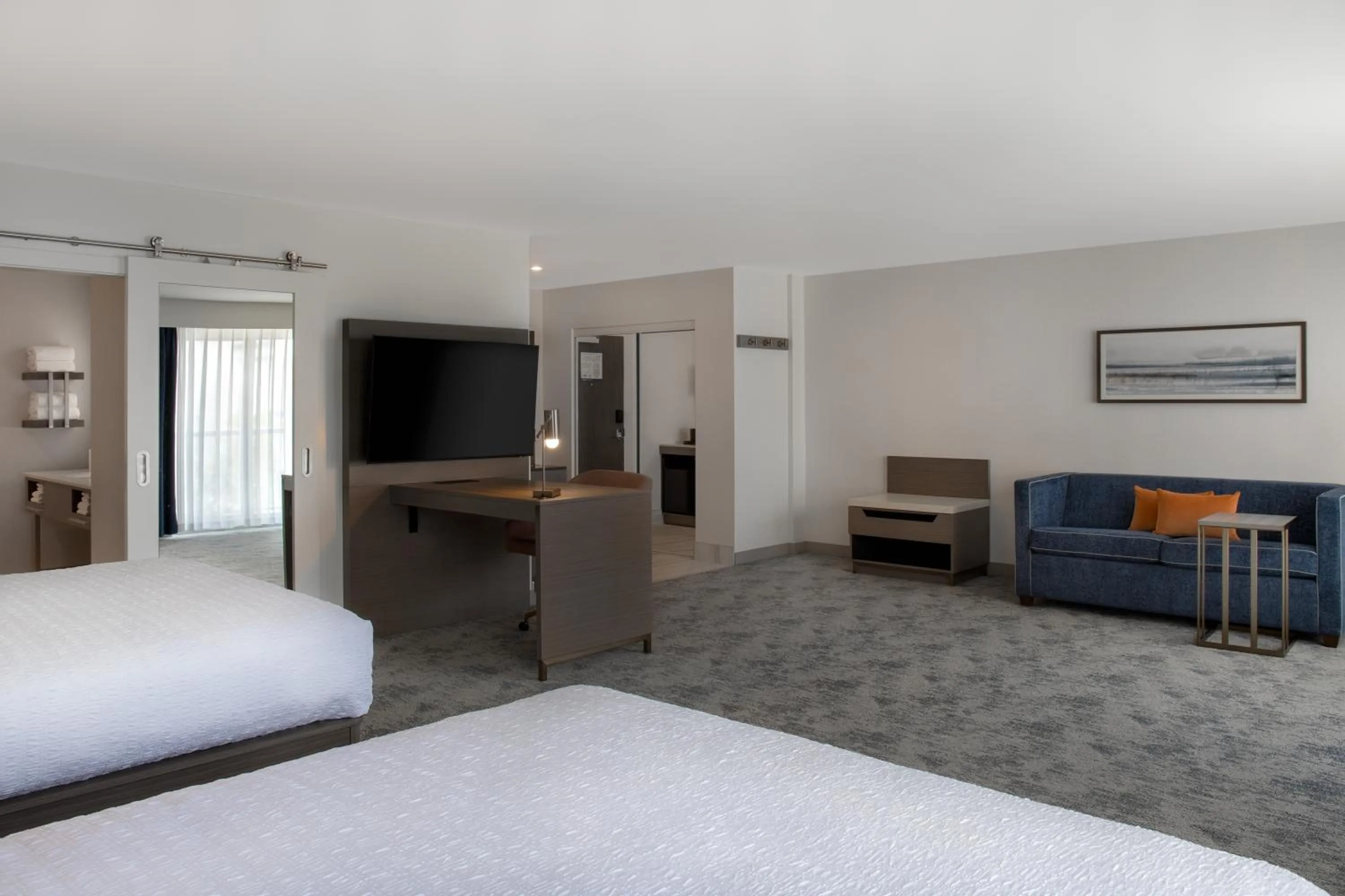 Photo of the whole room, Bed in Hampton Inn By Hilton Winnipeg Downtown
