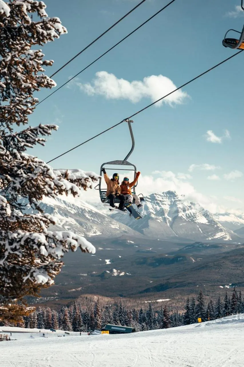 Skiing in Mount Robson Inn