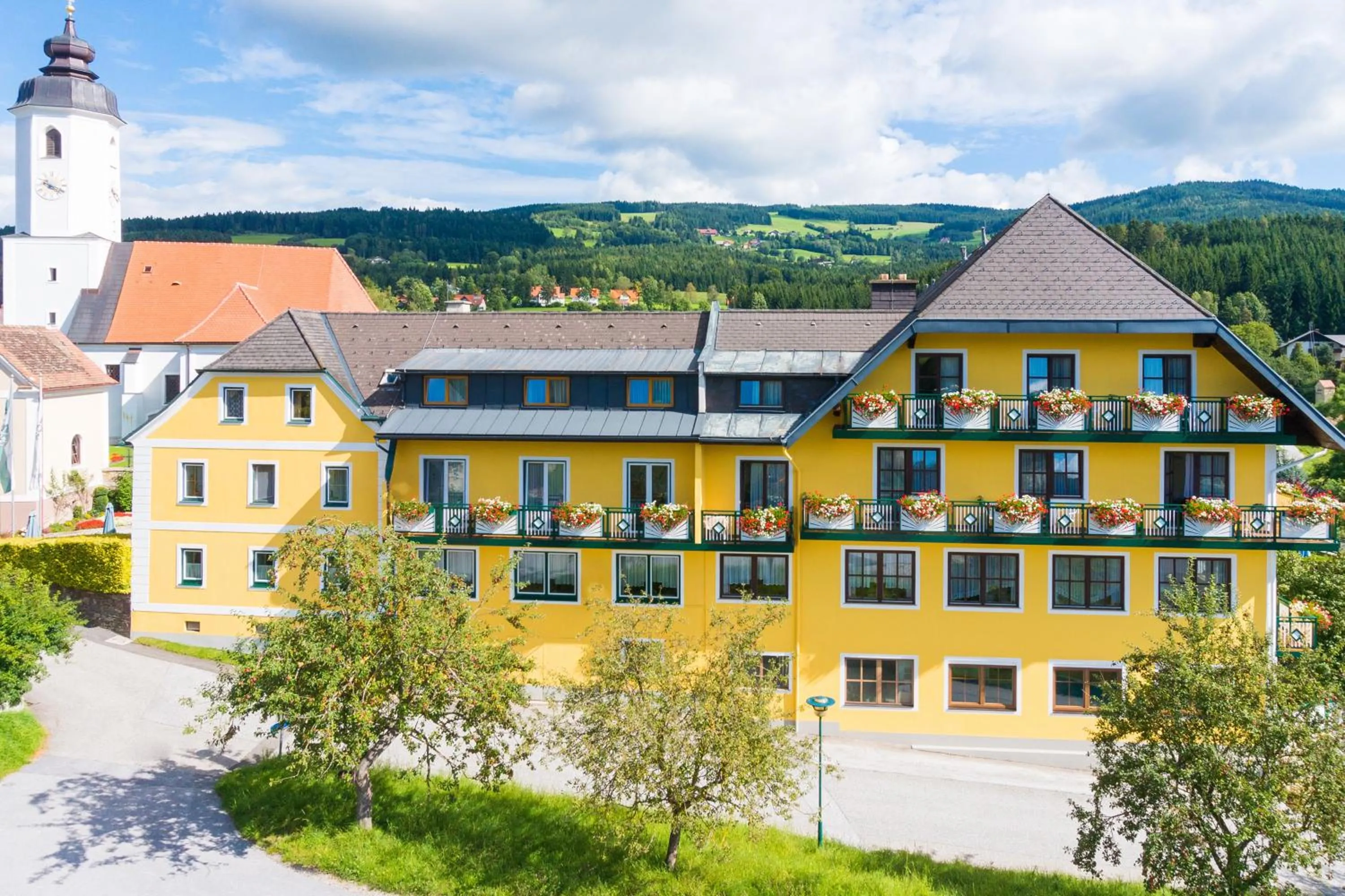 Property building in Florianihof