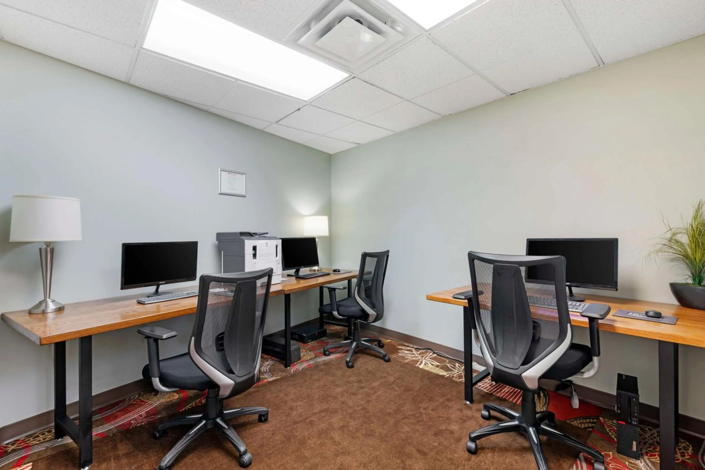 Business facilities in Best Western Plus Kelowna Hotel & Suites