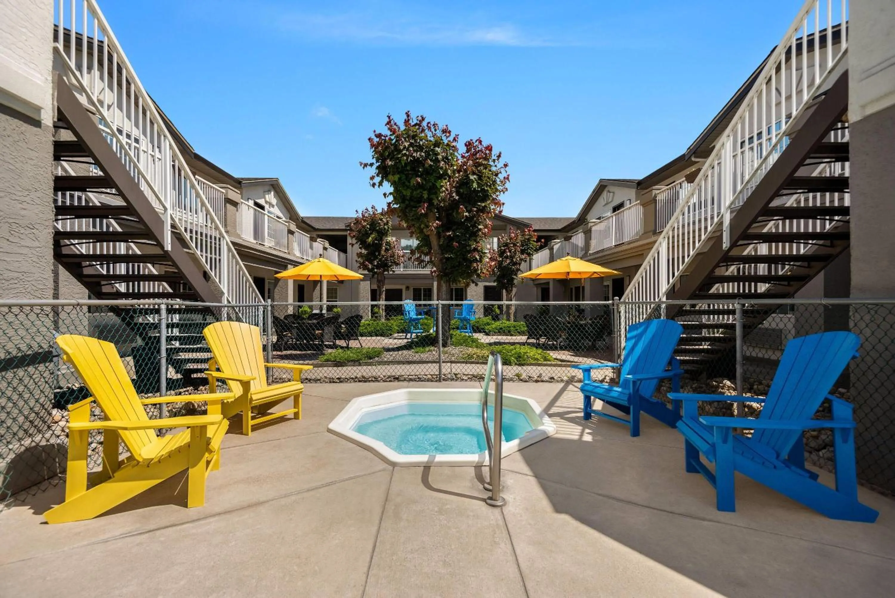 Hot Tub in Days Inn by Wyndham Kelowna