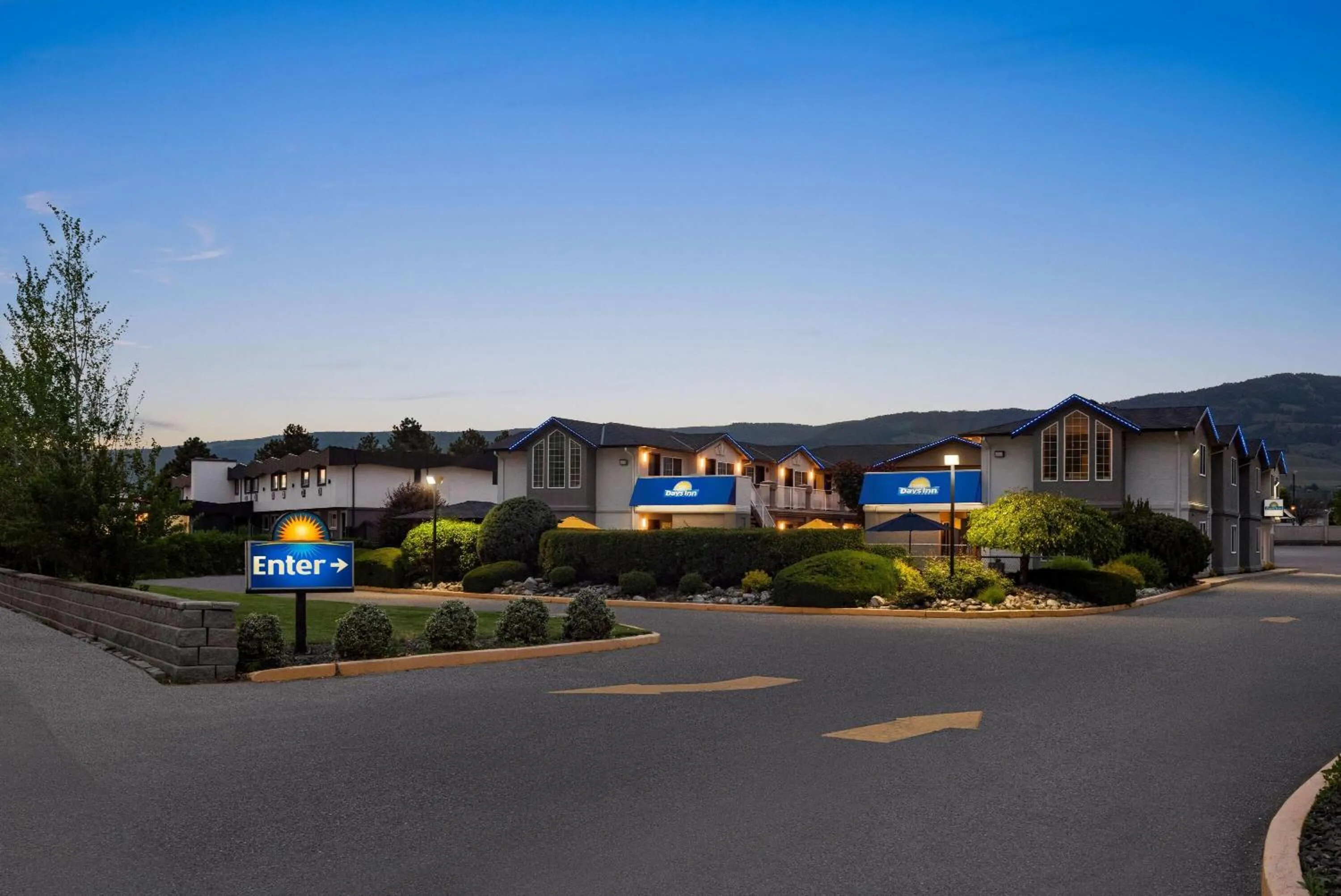 Property building in Days Inn by Wyndham Kelowna