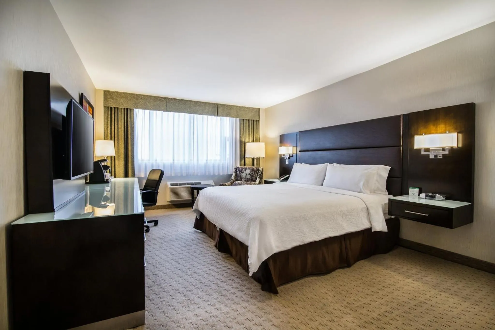 Photo of the whole room, Bed in Holiday Inn Vancouver-Centre Broadway by IHG