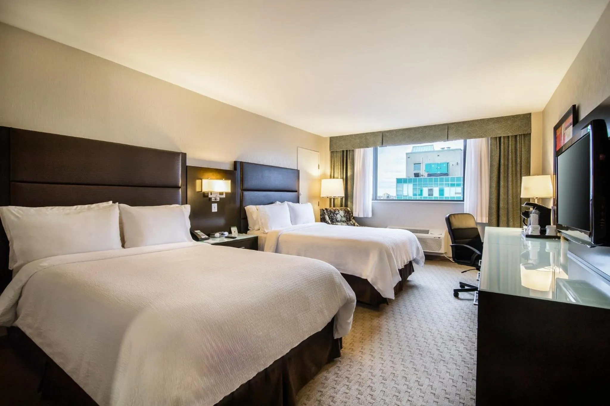 Photo of the whole room, Bed in Holiday Inn Vancouver-Centre Broadway by IHG