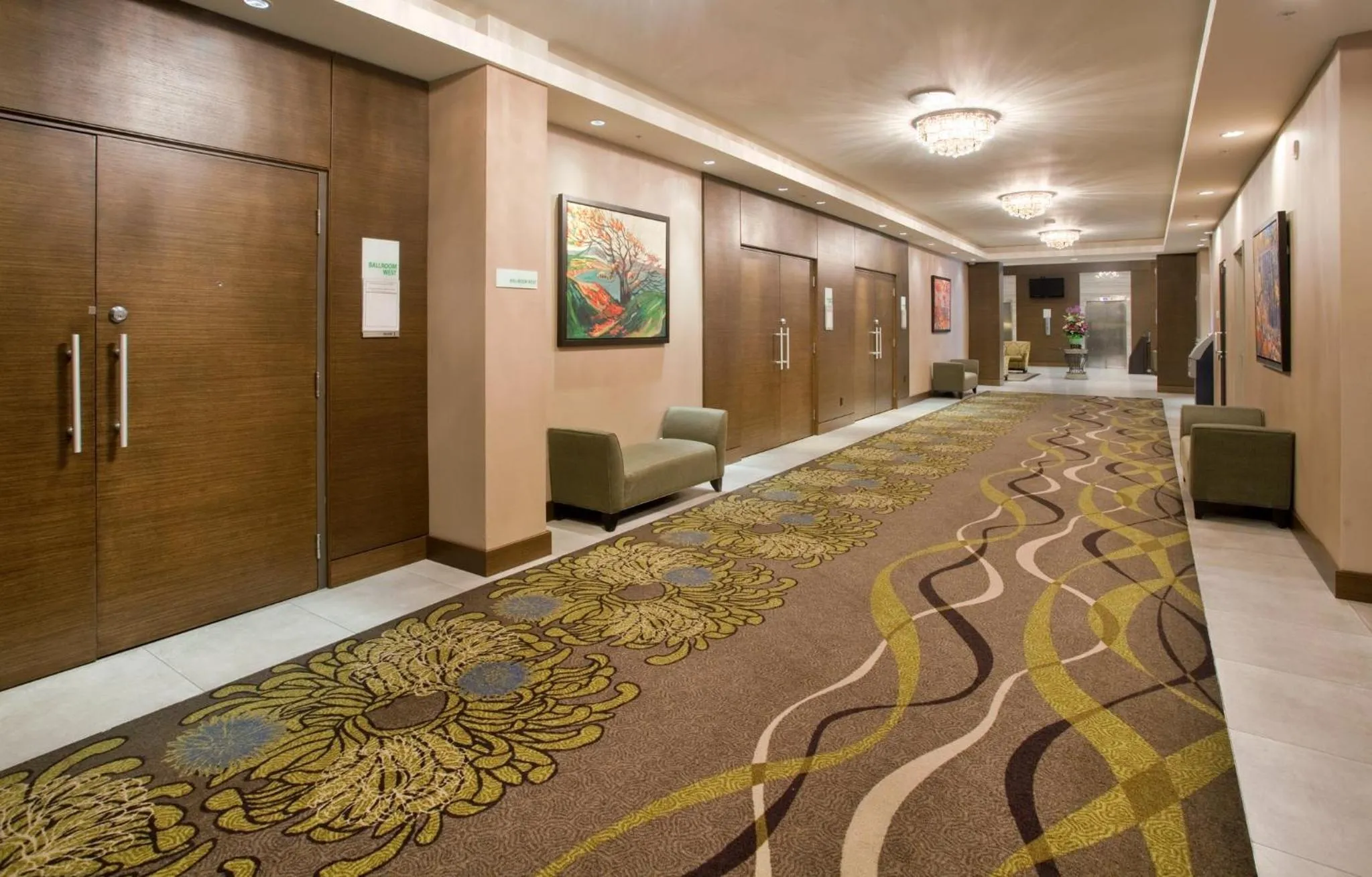 Meeting/conference room in Holiday Inn Vancouver-Centre Broadway by IHG