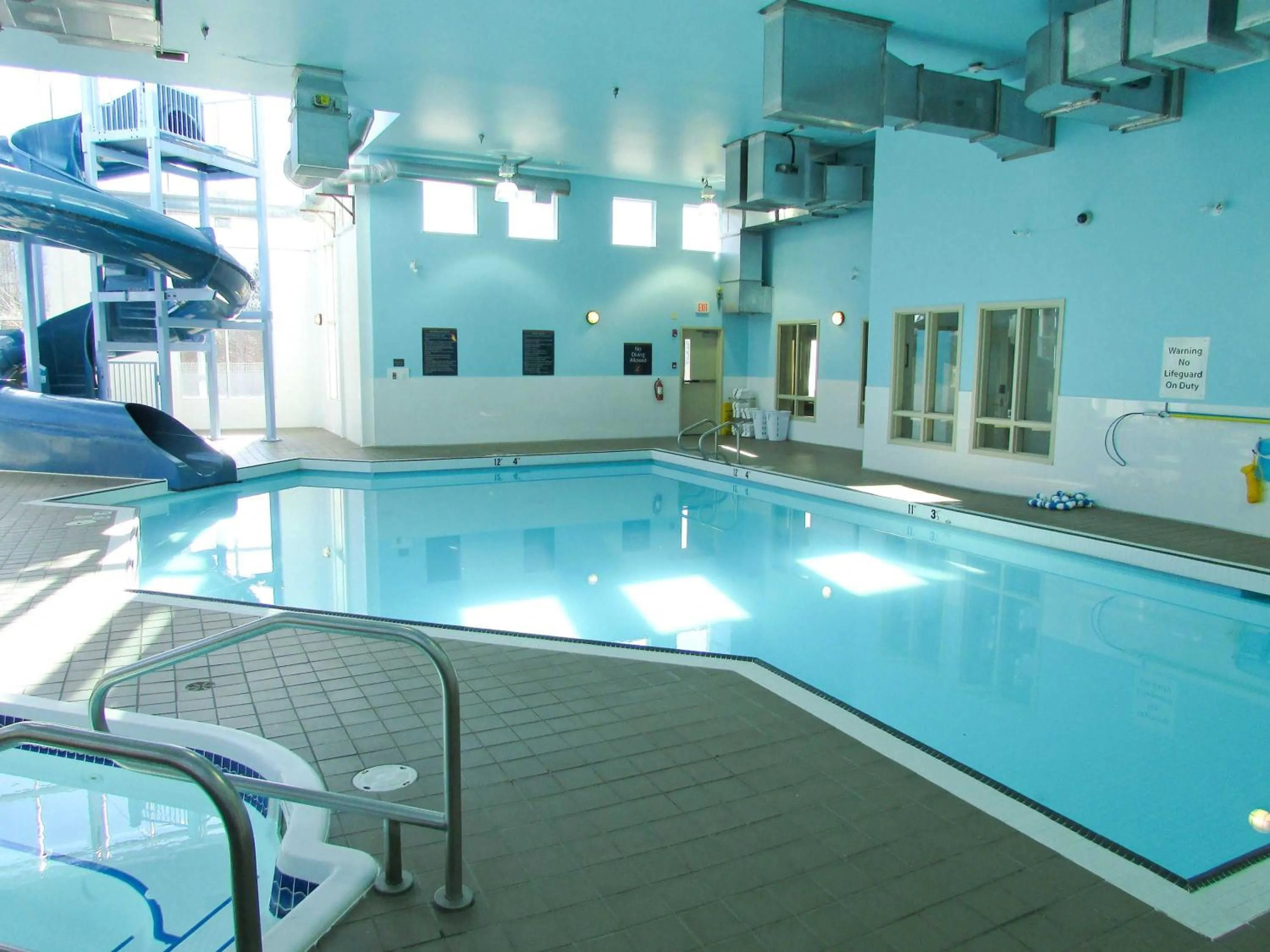 Swimming pool in Sandman Hotel and Suites Squamish