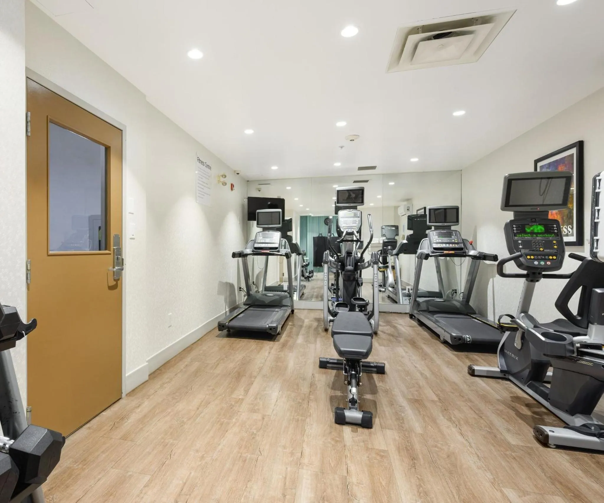 Fitness centre/facilities in Holiday Inn Express and Suites Surrey by IHG