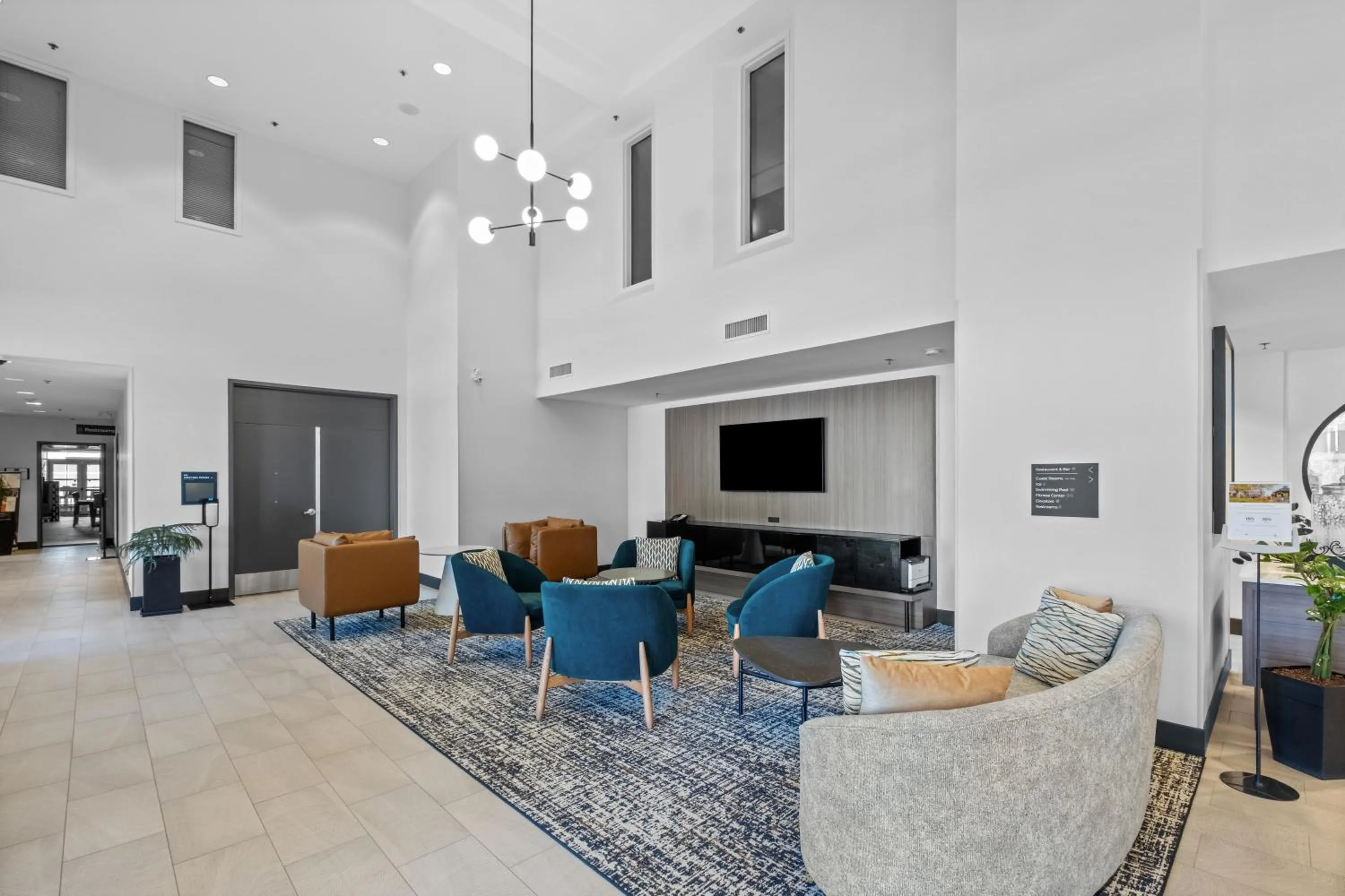 Lobby or reception in Holiday Inn Hotel & Suites Surrey East - Cloverdale by IHG