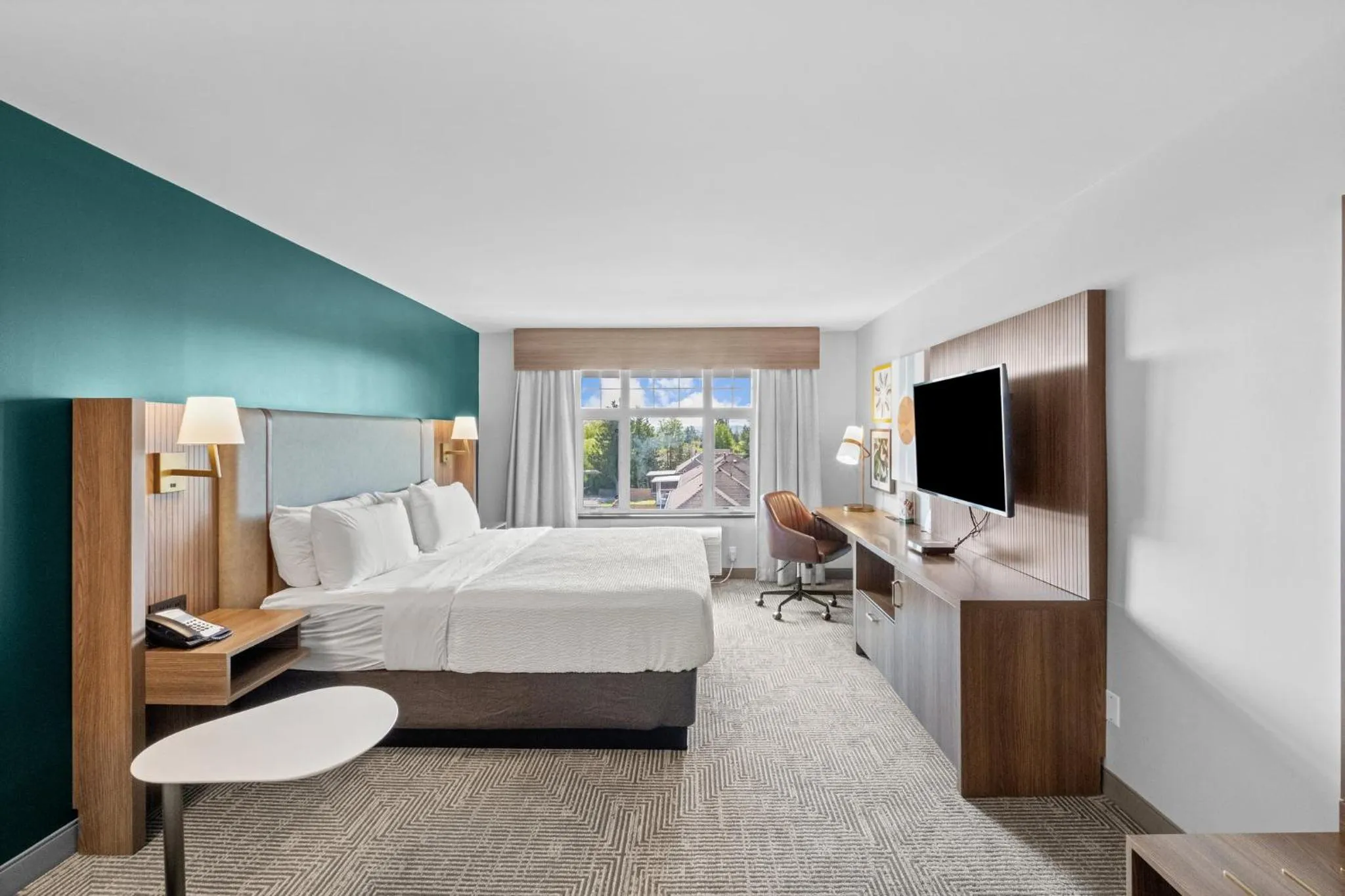 Photo of the whole room, Bed in Holiday Inn Hotel & Suites Surrey East - Cloverdale by IHG