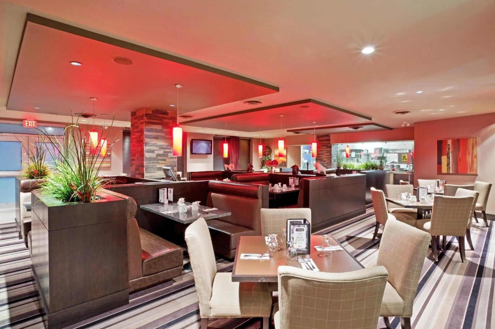 Restaurant/places to eat in Holiday Inn Hotel & Suites Surrey East - Cloverdale by IHG