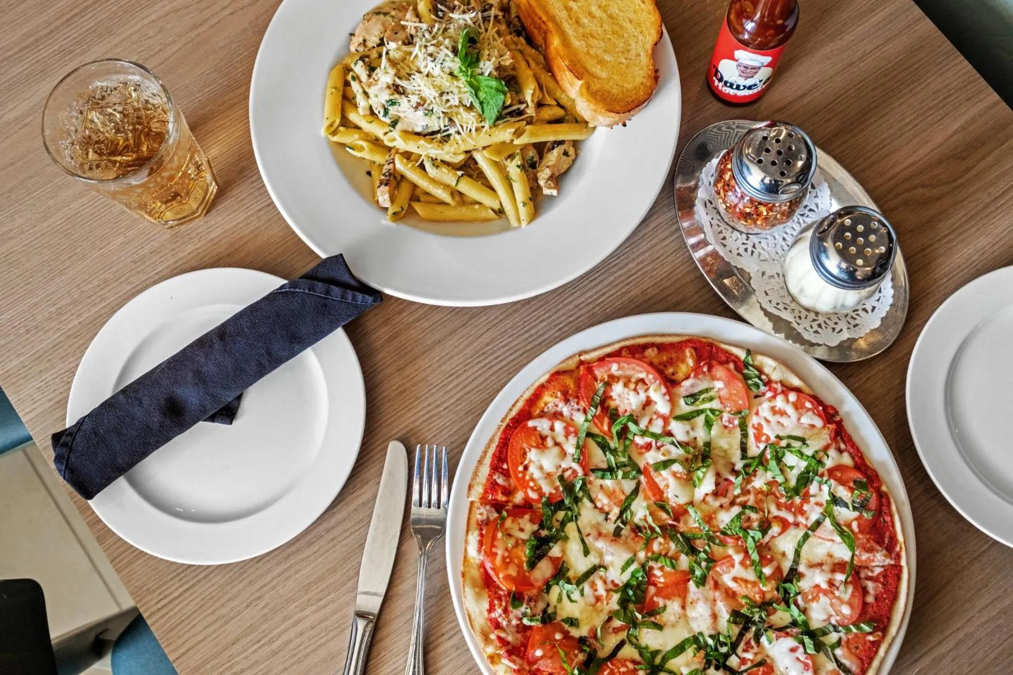 Restaurant/places to eat in Holiday Inn Hotel & Suites Surrey East - Cloverdale by IHG