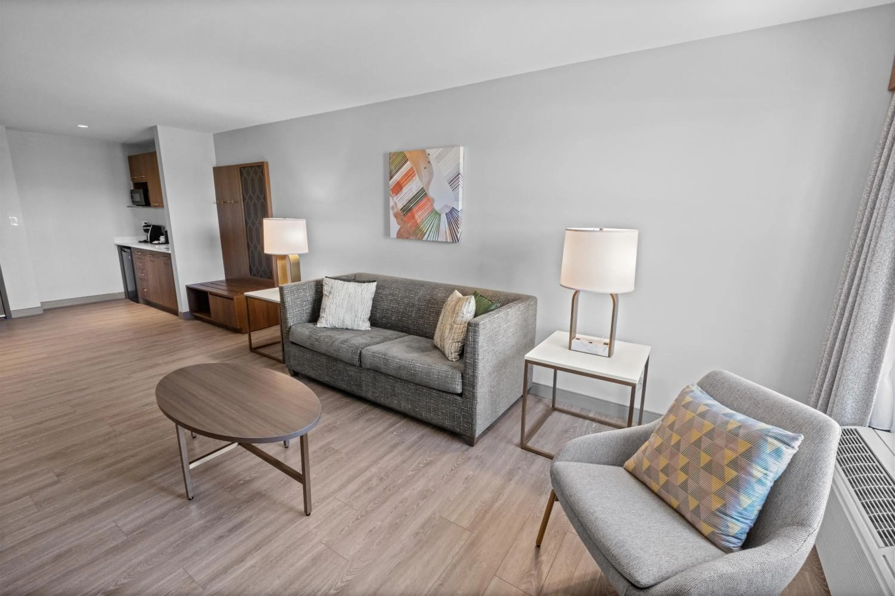 Living room in Holiday Inn Hotel & Suites Surrey East - Cloverdale by IHG