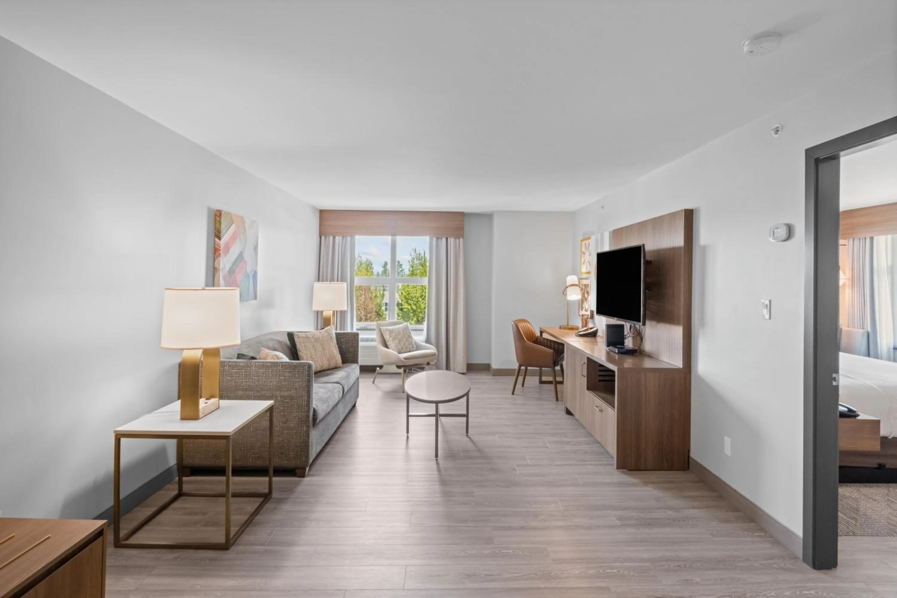 Living room in Holiday Inn Hotel & Suites Surrey East - Cloverdale by IHG