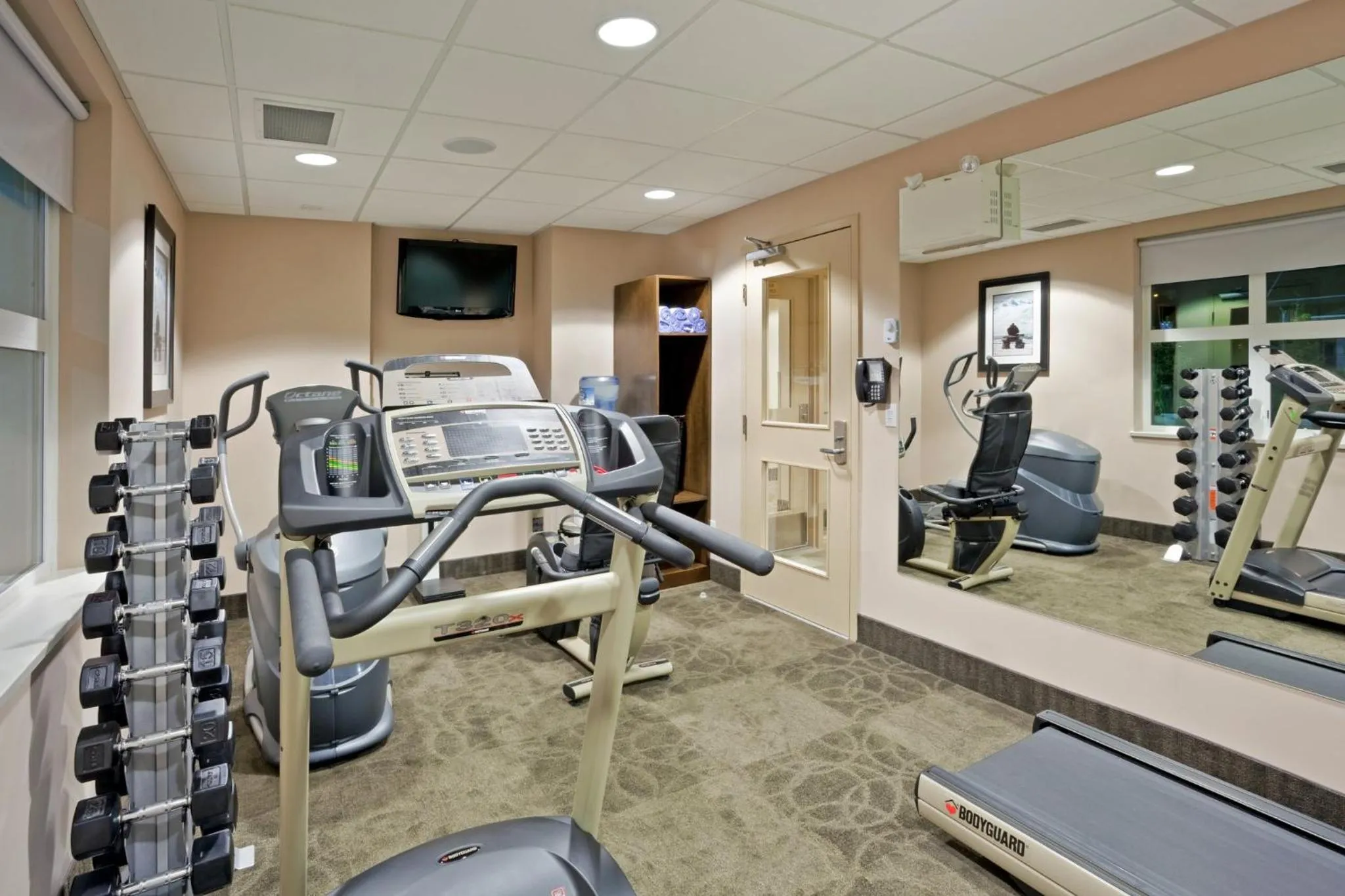 Fitness centre/facilities in Holiday Inn Hotel & Suites Surrey East - Cloverdale by IHG