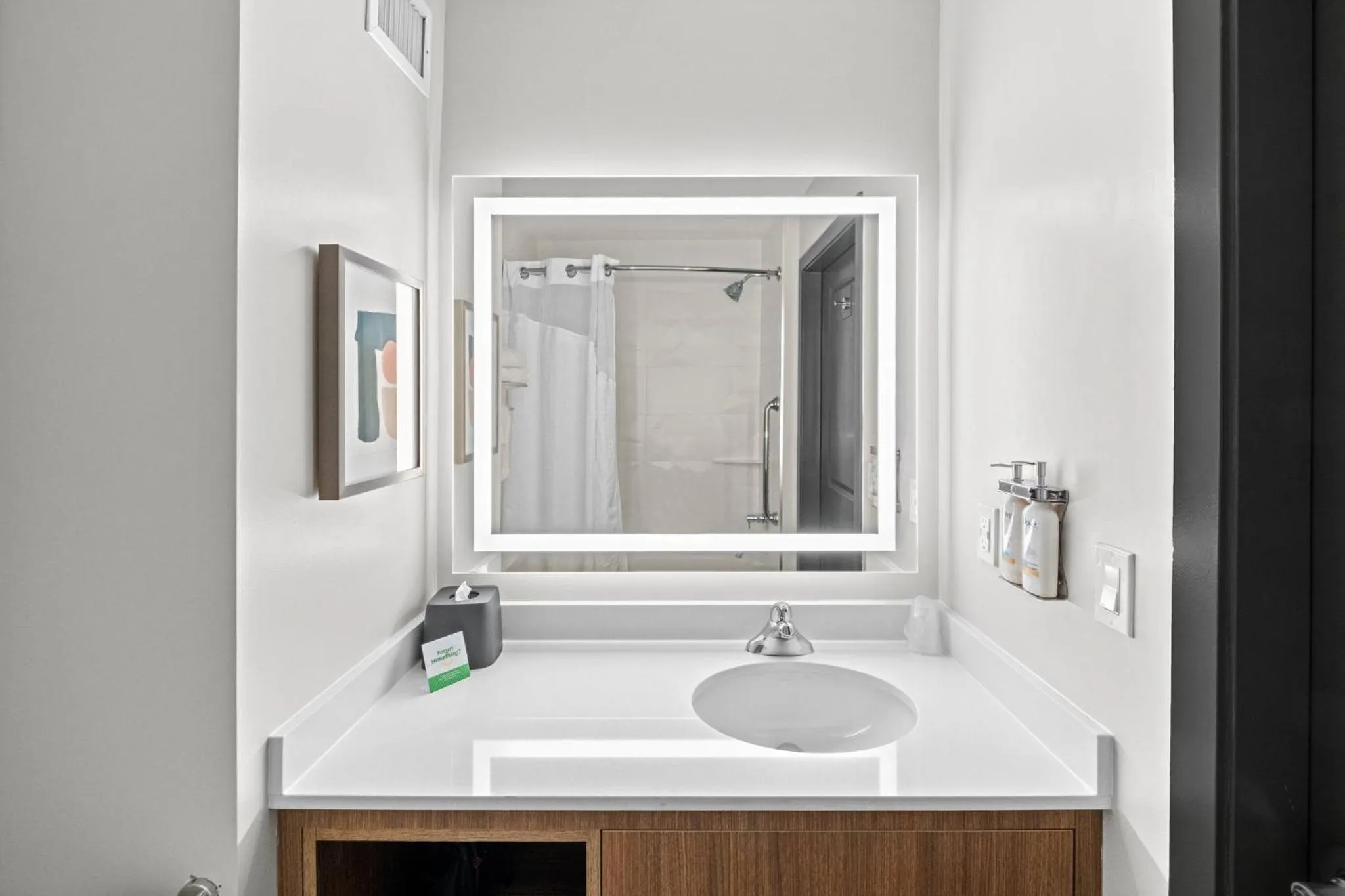 Bathroom in Holiday Inn Hotel & Suites Surrey East - Cloverdale by IHG