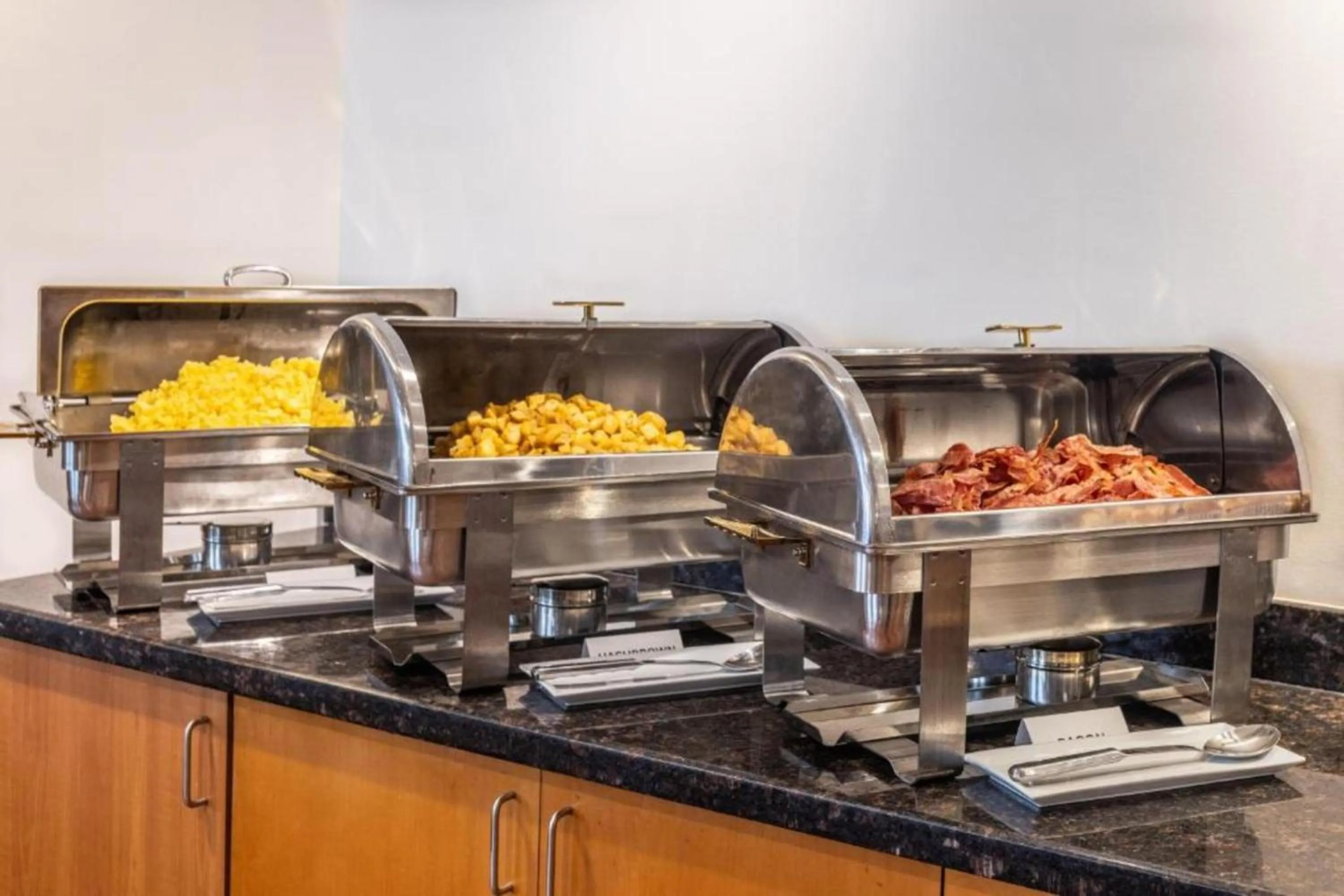 Breakfast in Atrium Hotel Vancouver