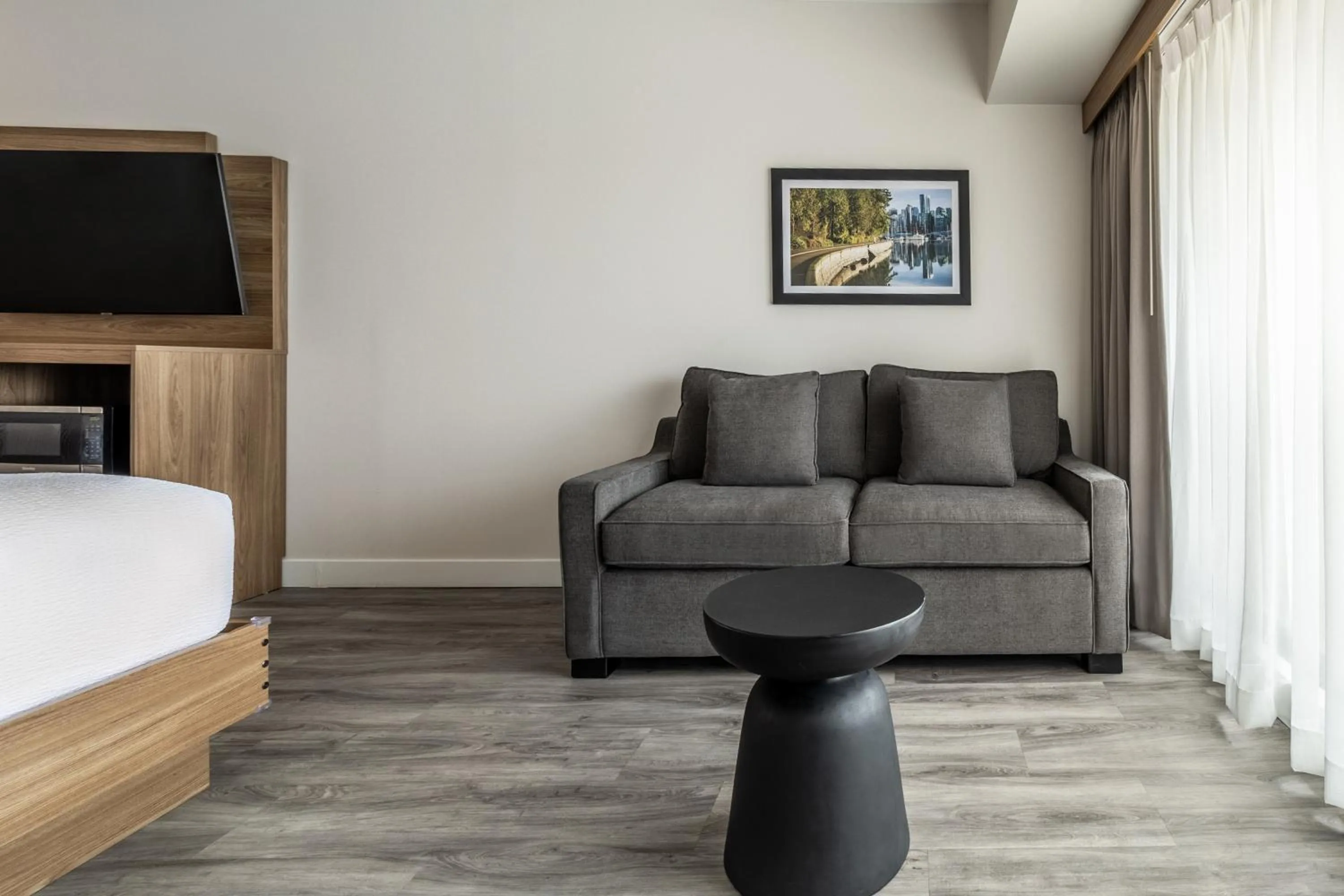 Bedroom in Atrium Hotel Vancouver