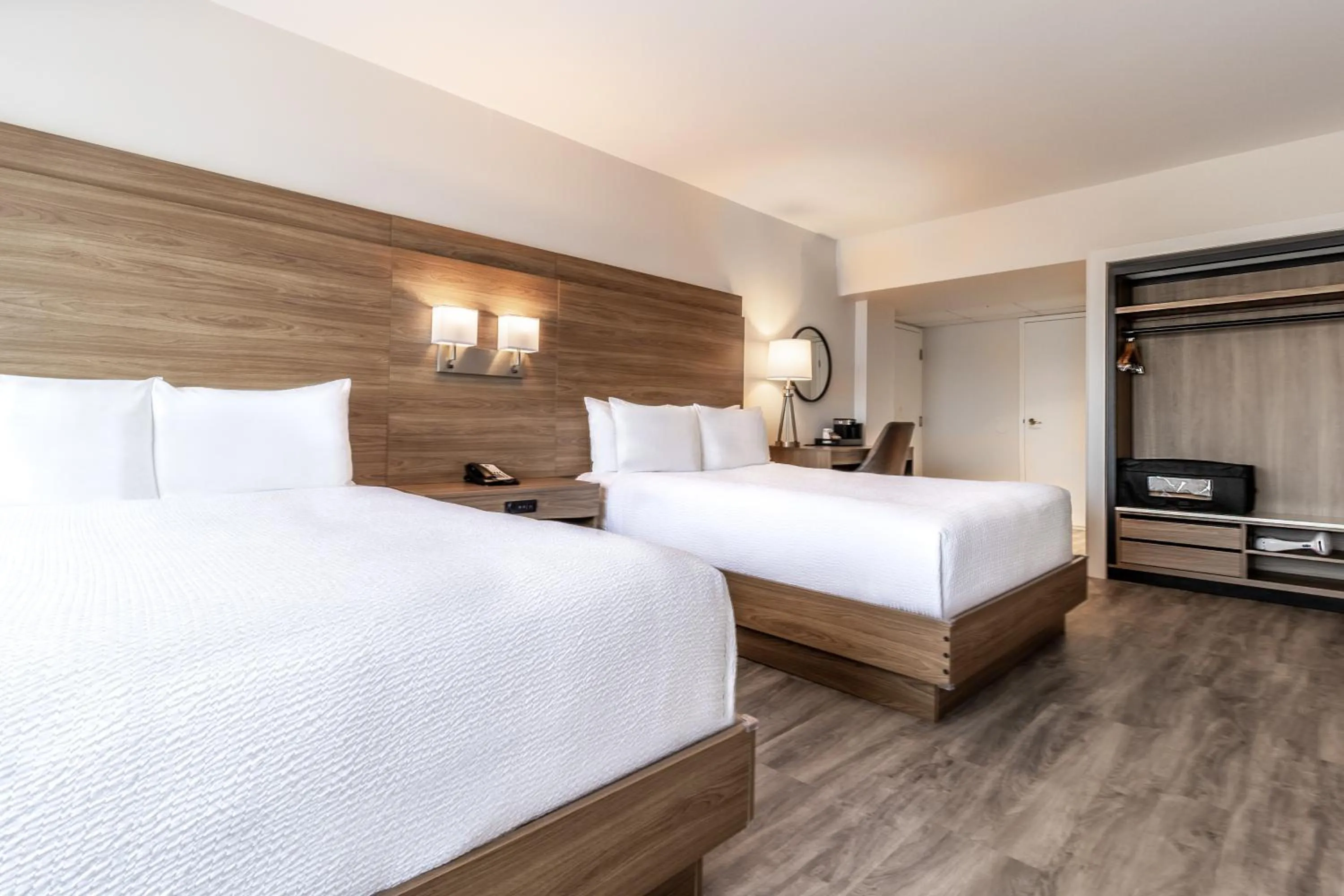 Bed in Atrium Hotel Vancouver