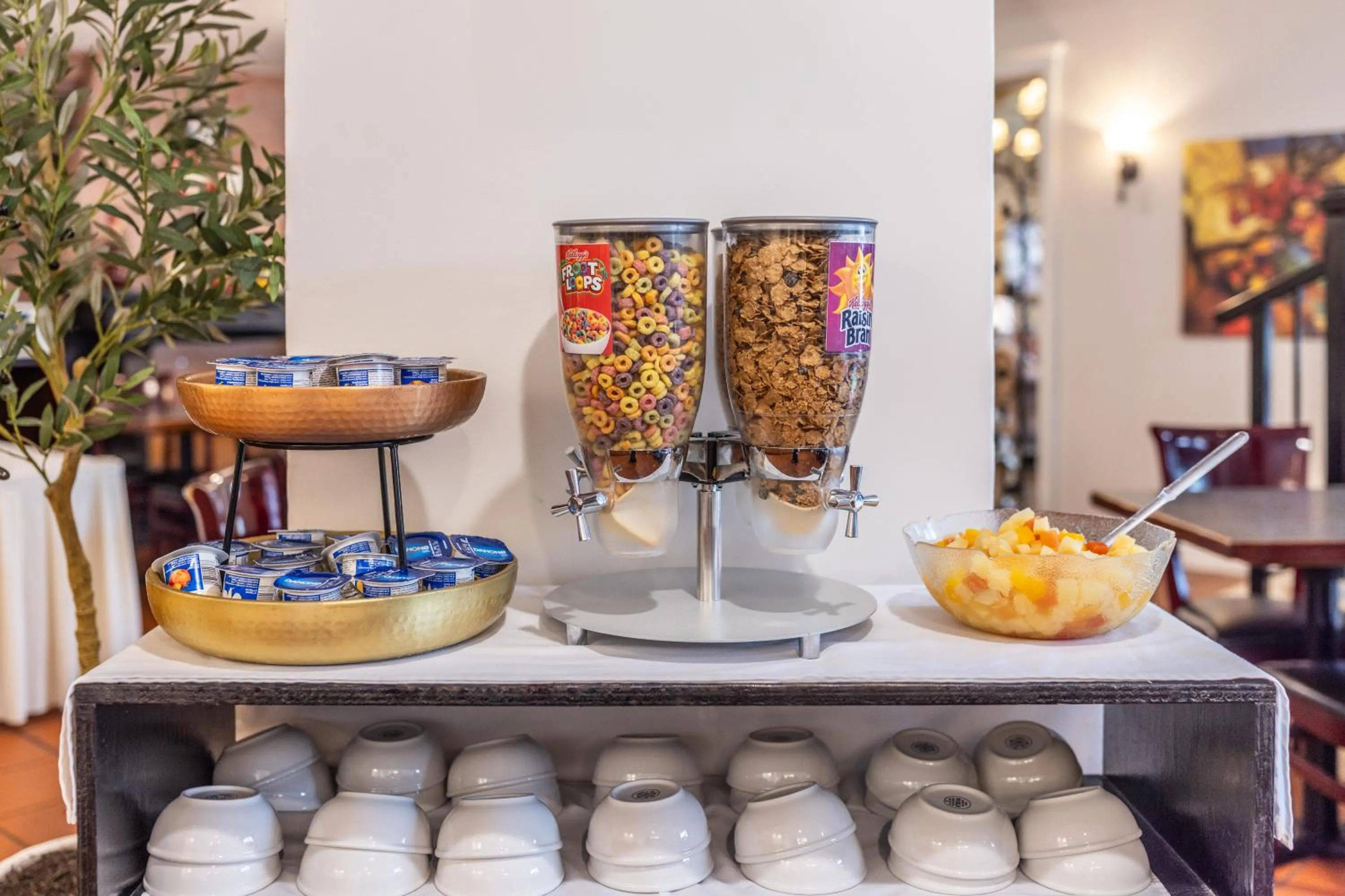 Breakfast in Atrium Hotel Vancouver