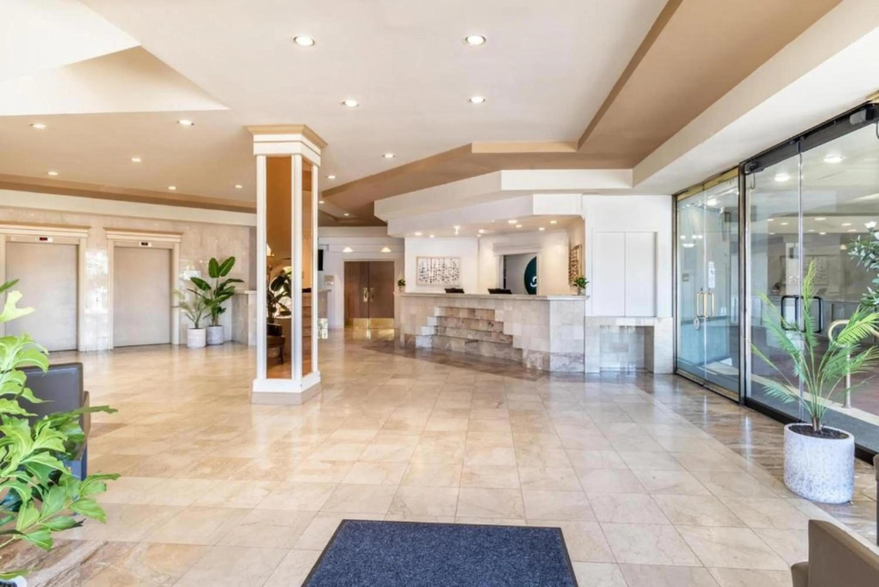 Lobby or reception in Atrium Hotel Vancouver