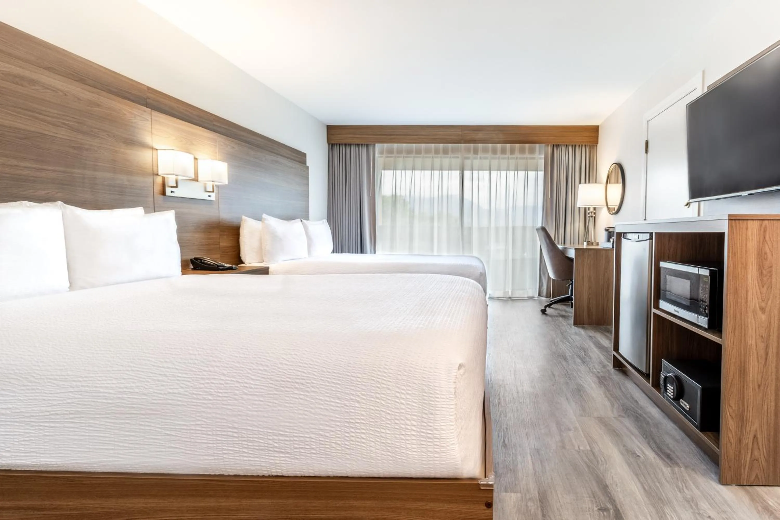 Bed in Atrium Hotel Vancouver