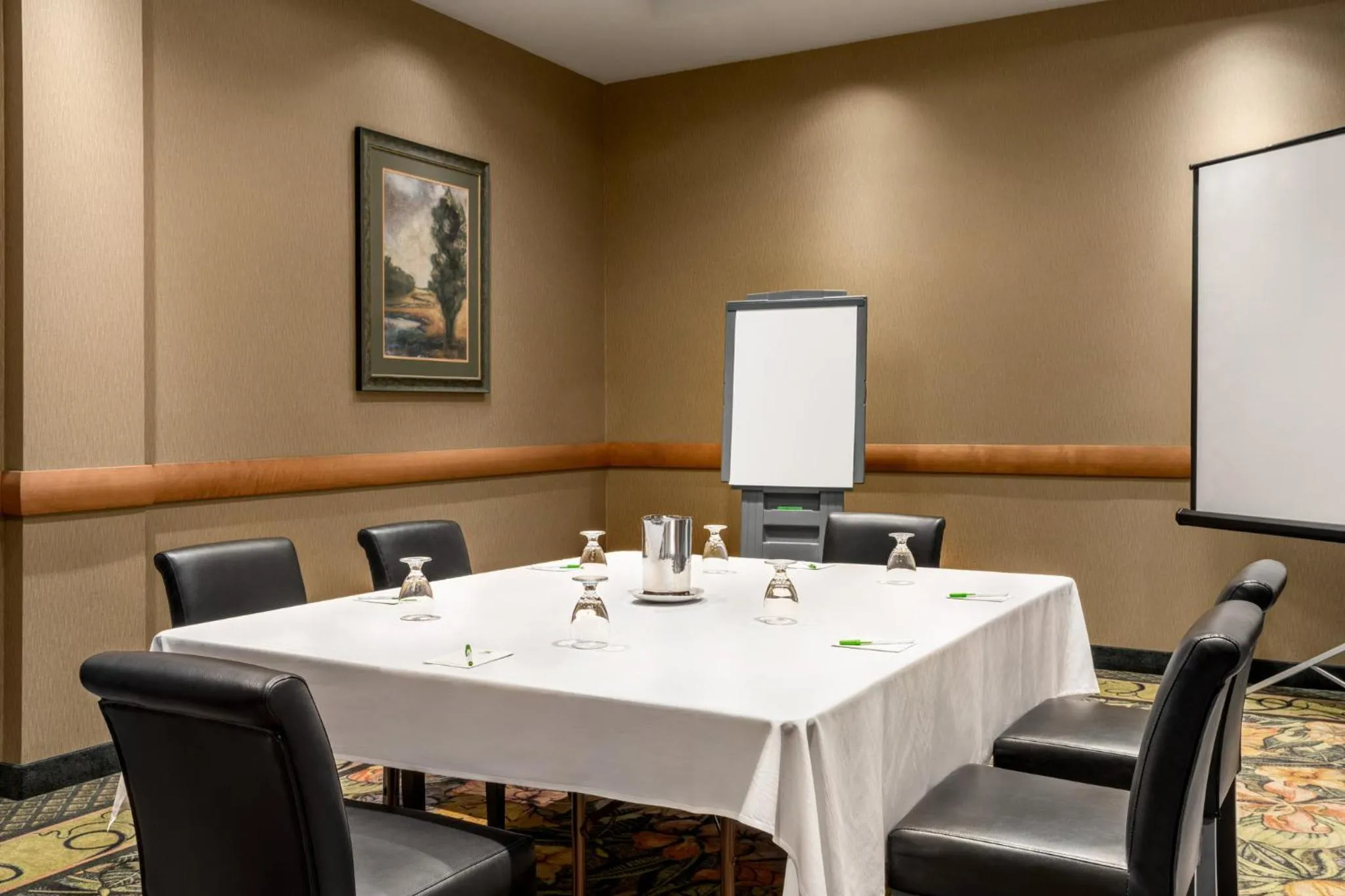 Meeting/conference room in Holiday Inn & Suites North Vancouver by IHG