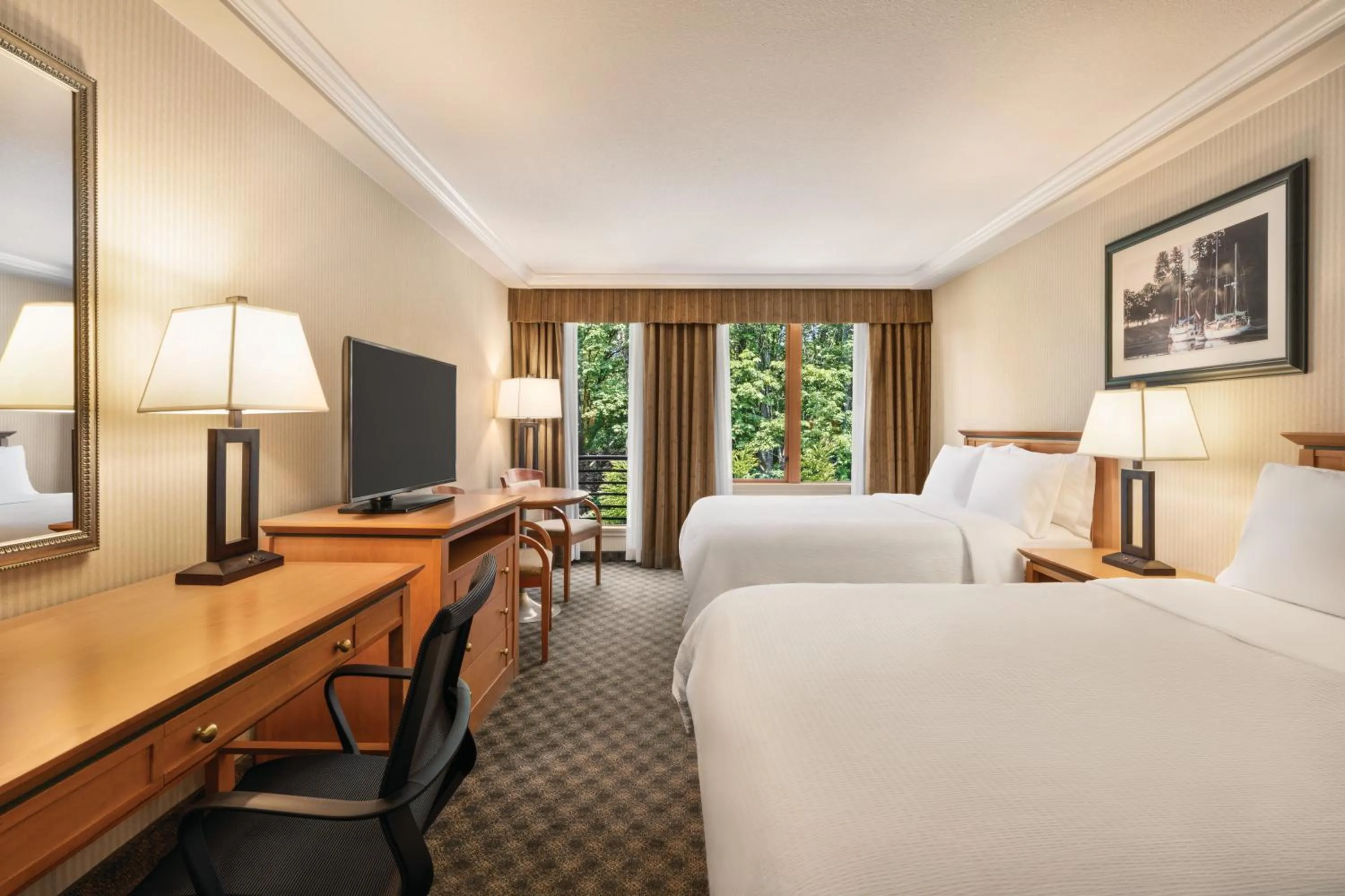 Bed in Holiday Inn & Suites North Vancouver by IHG