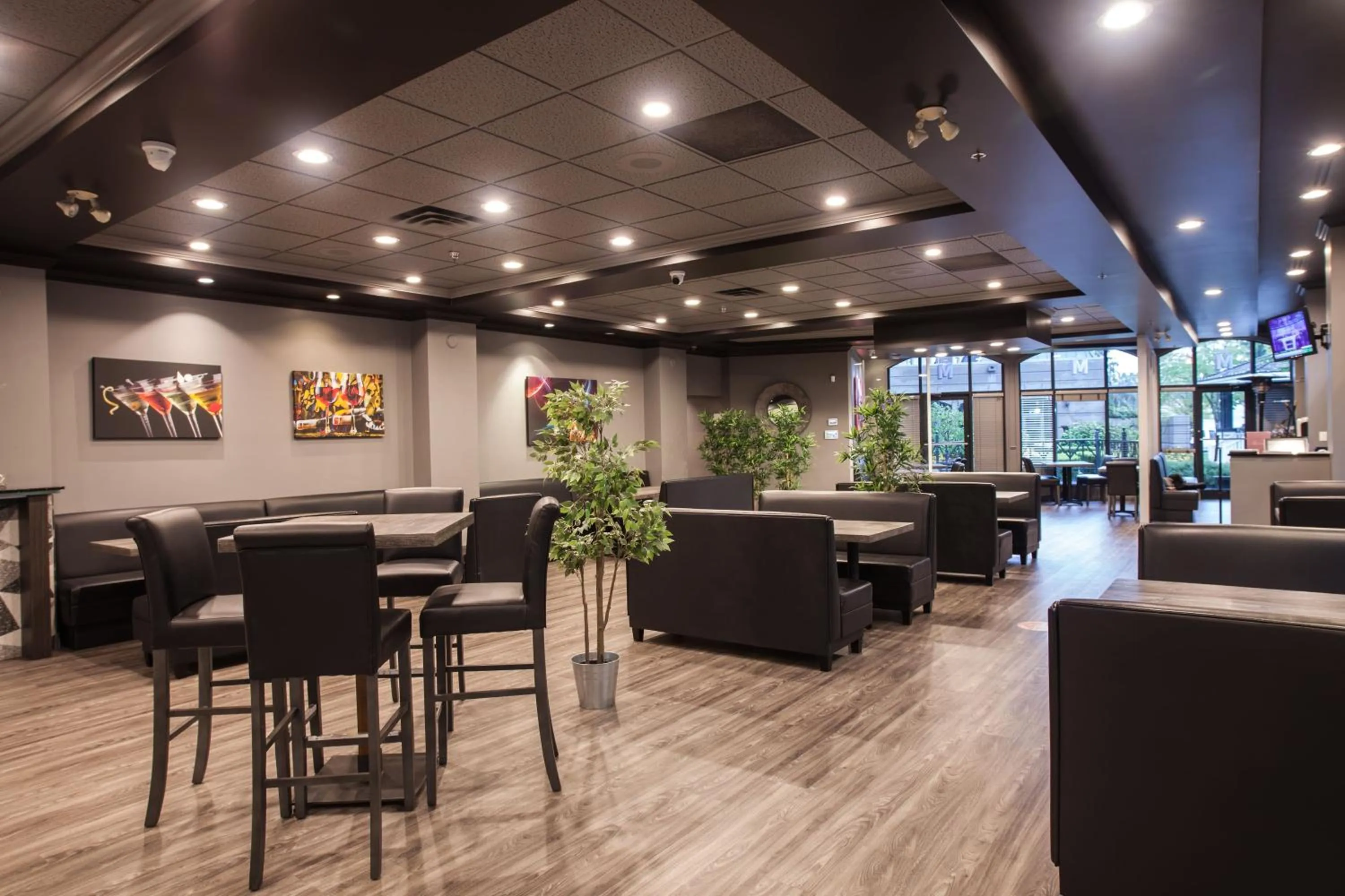 Restaurant/places to eat in Holiday Inn & Suites North Vancouver by IHG