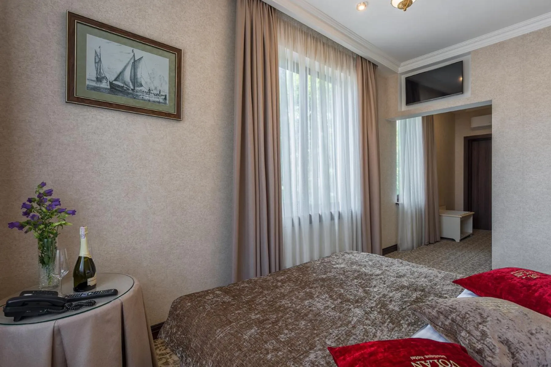 Bed in De Volan Boutique Hotel