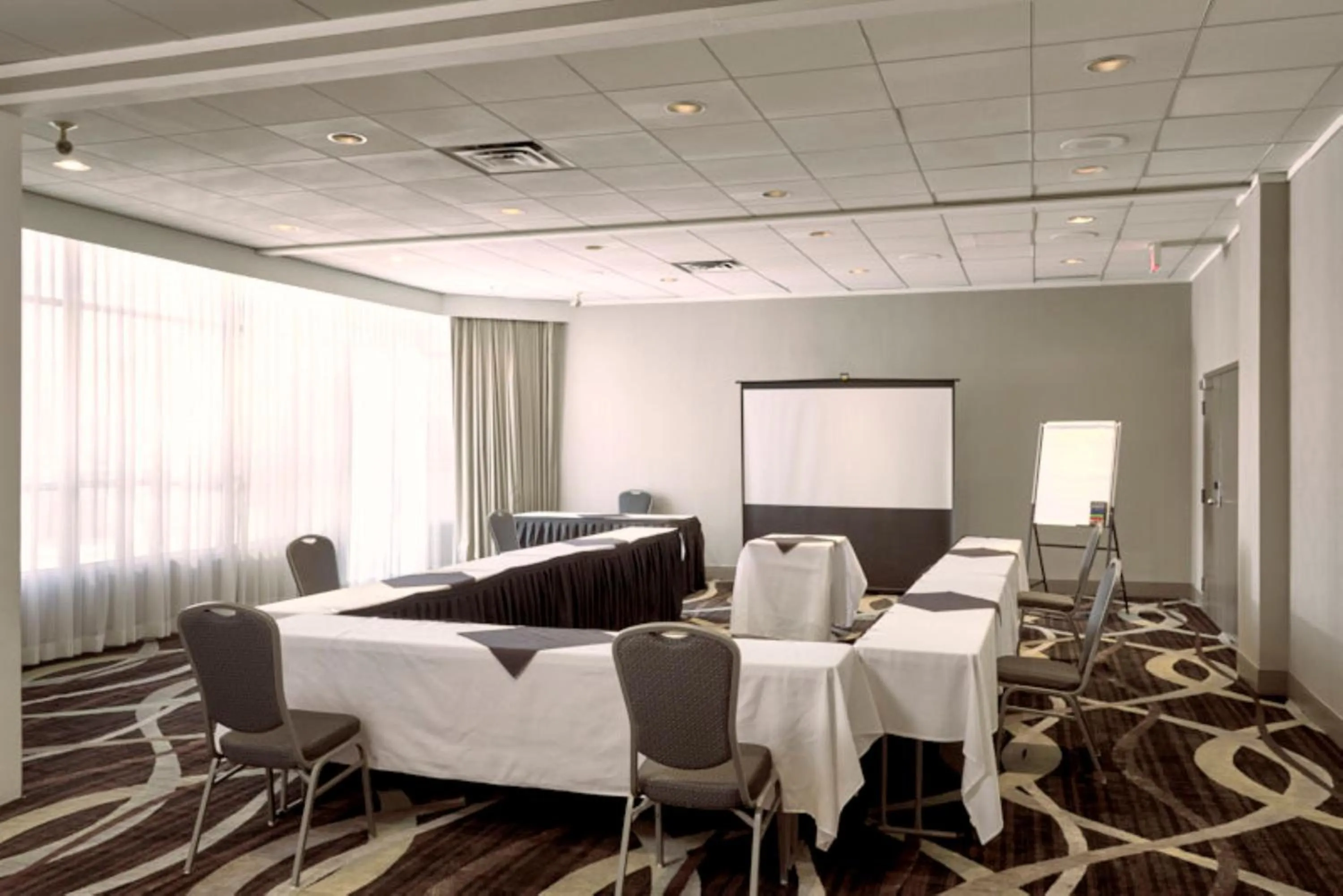 Meeting/conference room in Holiday Inn Express Vancouver-Metrotown (Burnaby)